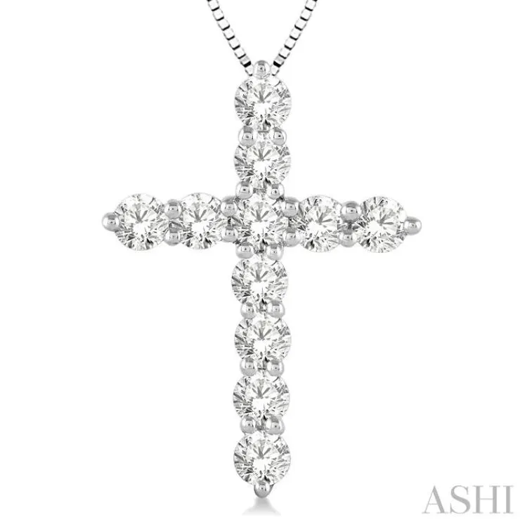 1 Ctw Round Cut Diamond Cross Pendant in 14K White Gold with Chain