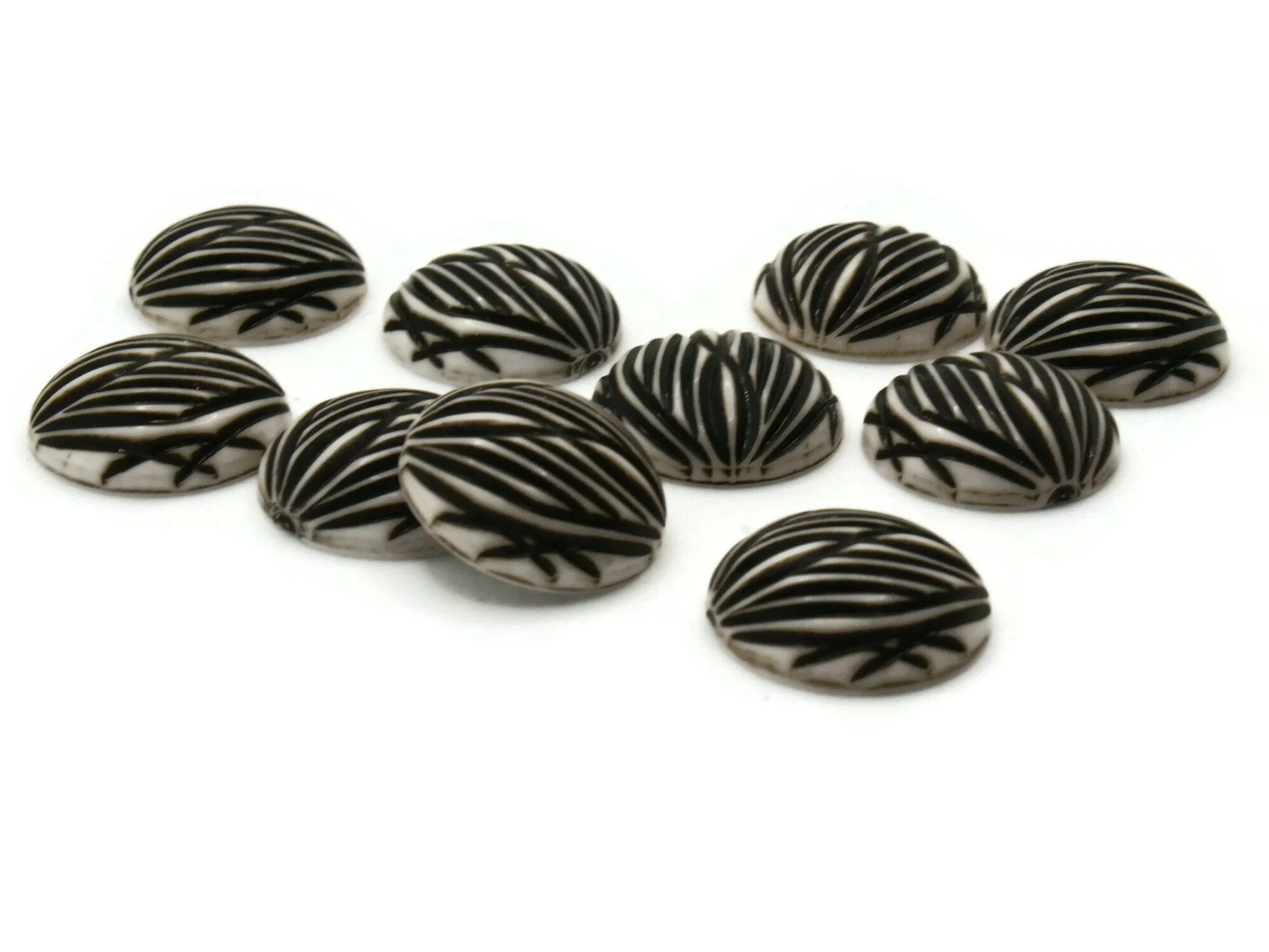 10 18mm Stripe Pattern Round White and Black Vintage West German Plastic Cabochons