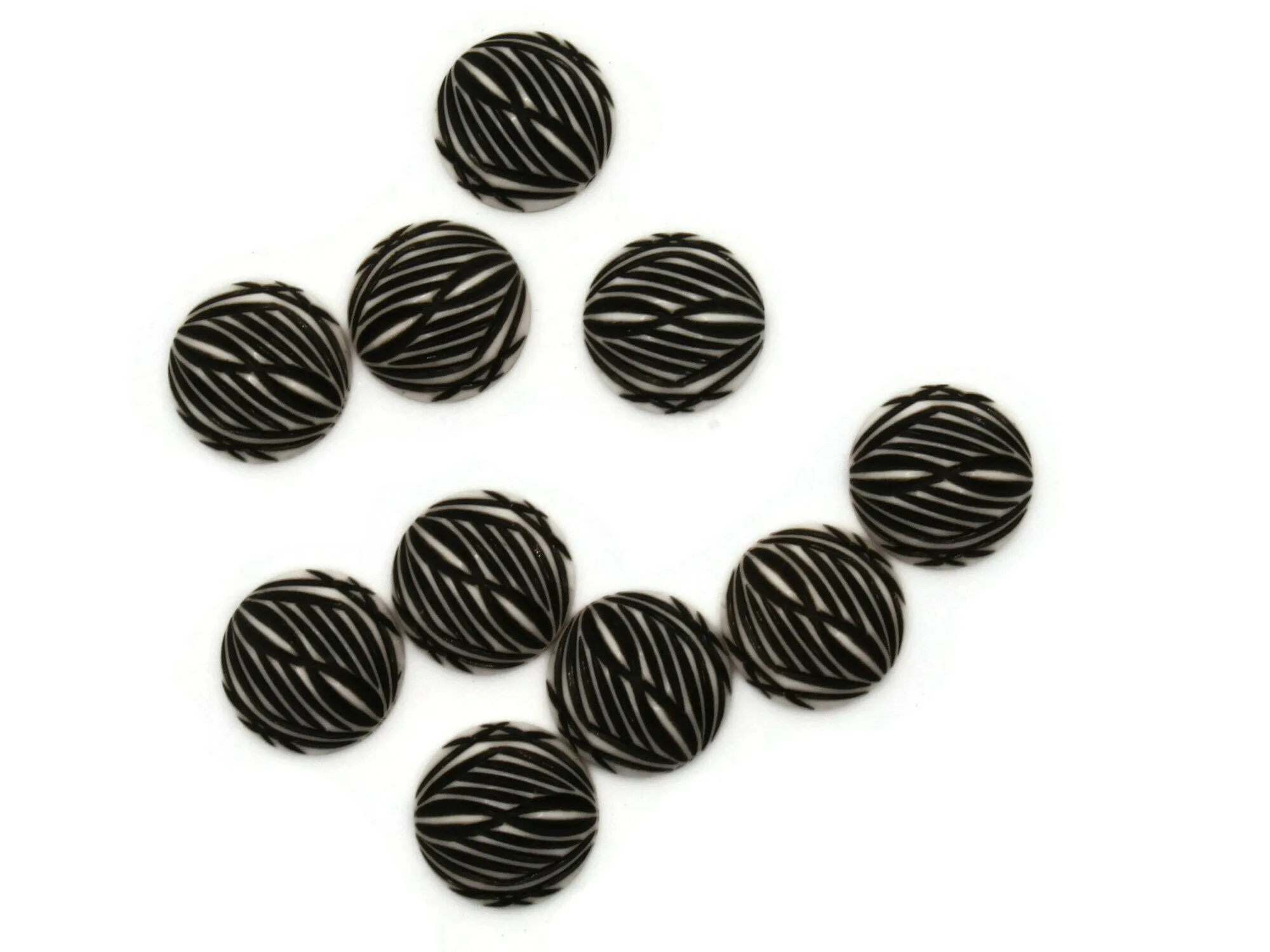 10 18mm Stripe Pattern Round White and Black Vintage West German Plastic Cabochons