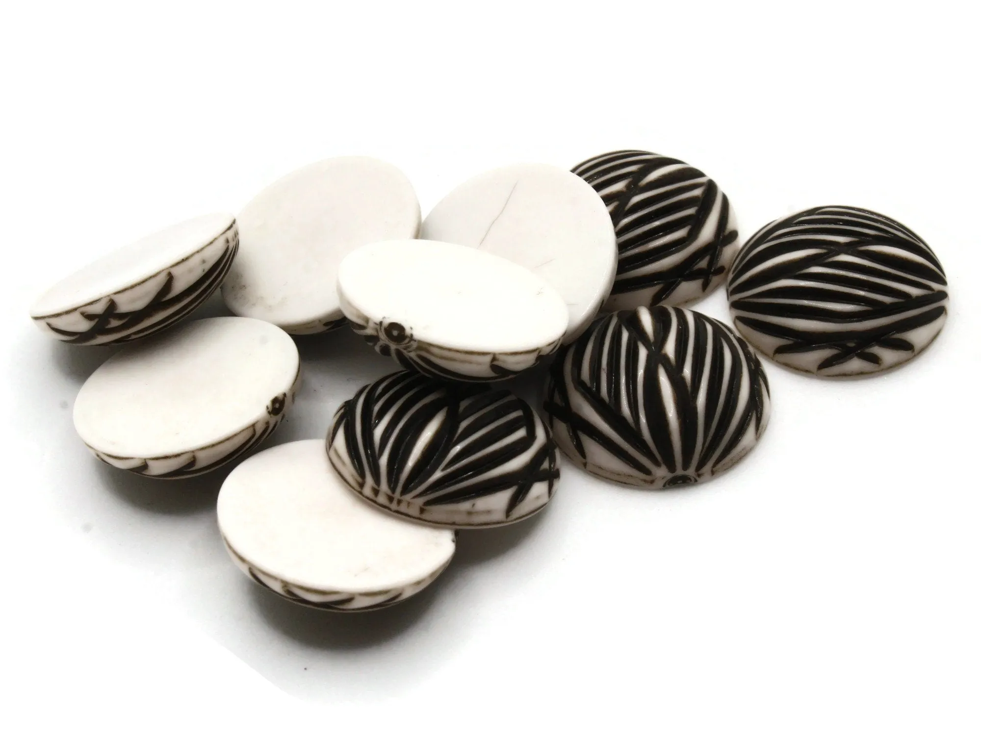 10 18mm Stripe Pattern Round White and Black Vintage West German Plastic Cabochons