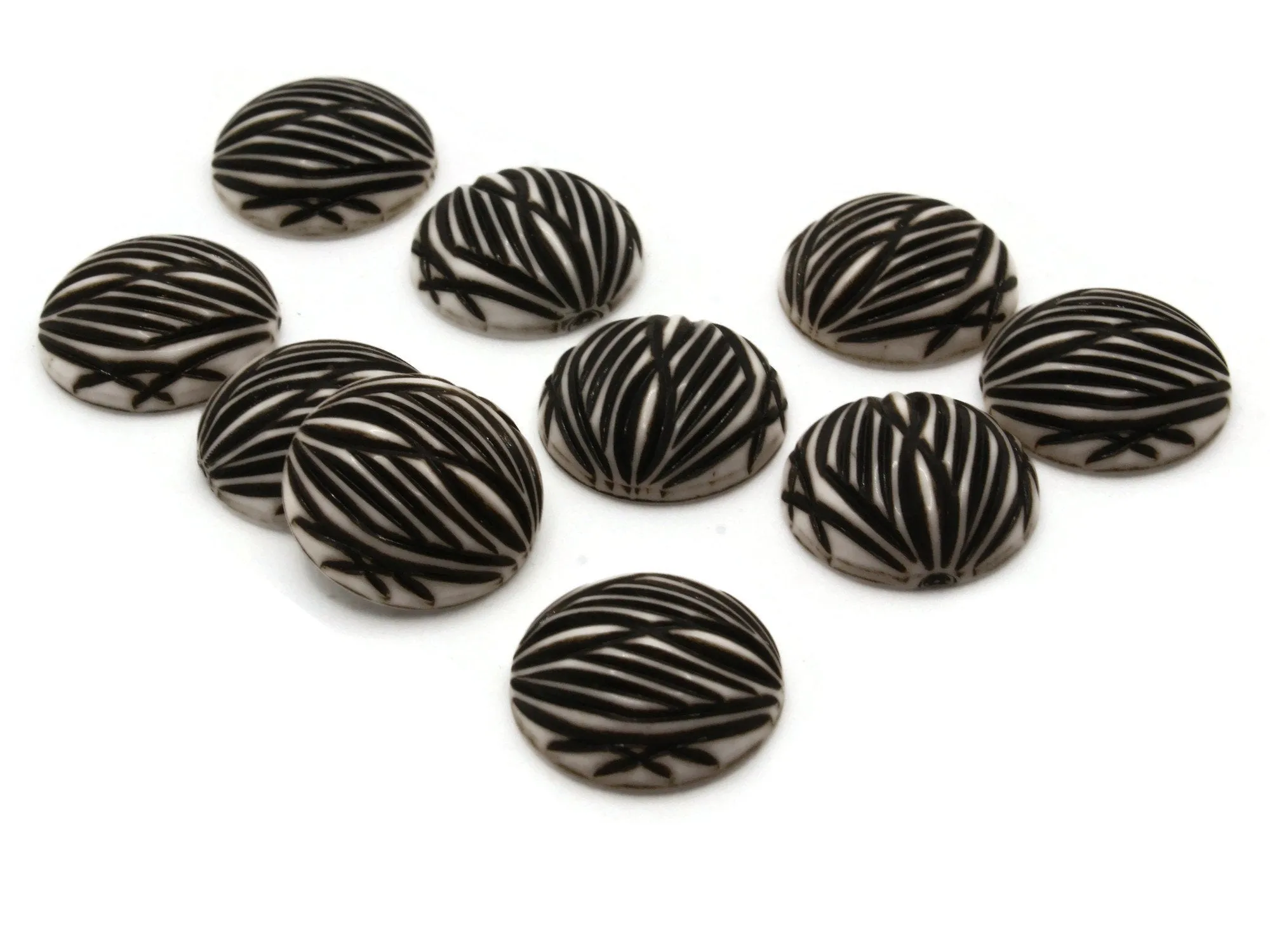 10 18mm Stripe Pattern Round White and Black Vintage West German Plastic Cabochons