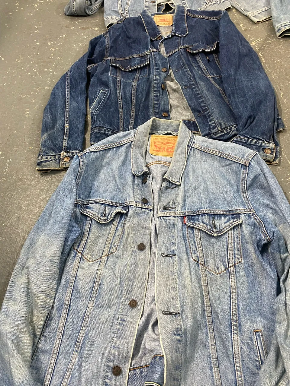 10 pc Levi’s denim jkt mix