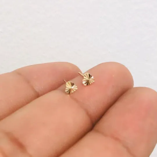 10K Real Yellow Gold Heart Earrings Diamond Cut 4x4mm Baby Kids Earrings Push Back / Aretes en Oro Solido Real 10K Para Niños y Mujer