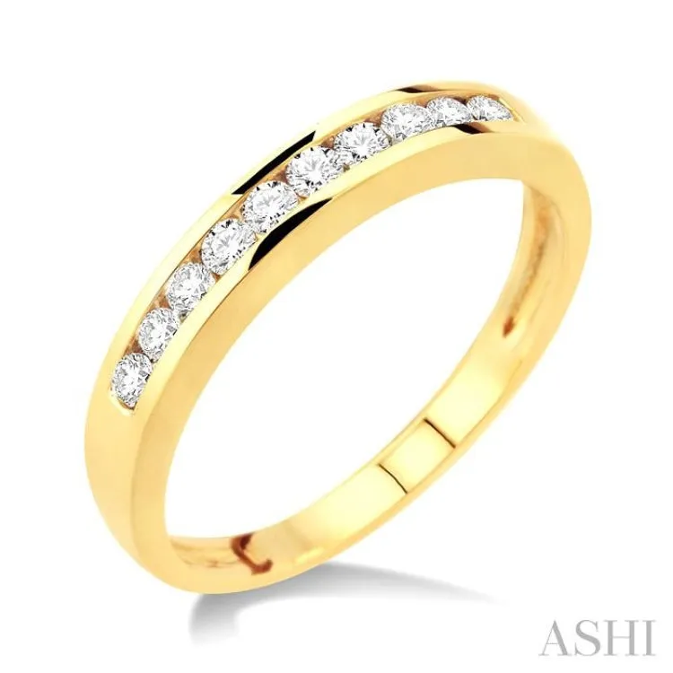 1/4 Ctw Channel Set Round Cut Diamond Band in 14K Yellow Gold