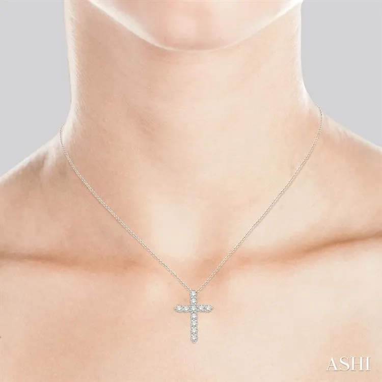 1/4 Ctw Round Cut Diamond Cross Pendant in 14K White Gold with Chain