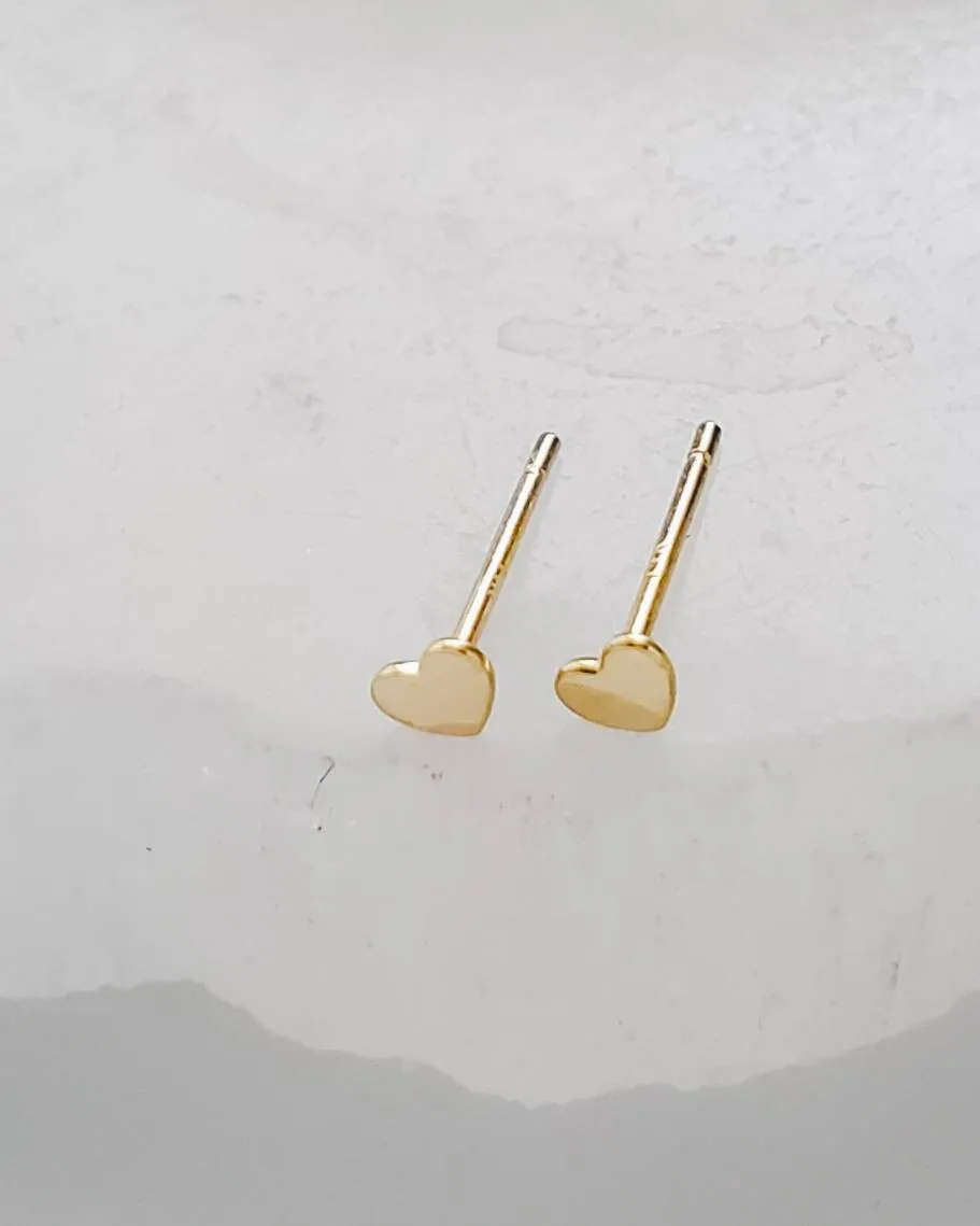 14K Gold Tiny Heart Studs