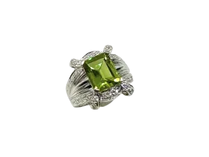 14k White Gold Emerald Cut Peridot Ring with Diamond Accent Stones