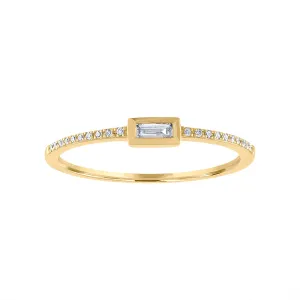 14KT GOLD SINGLE DIAMOND BAGUETTE RING