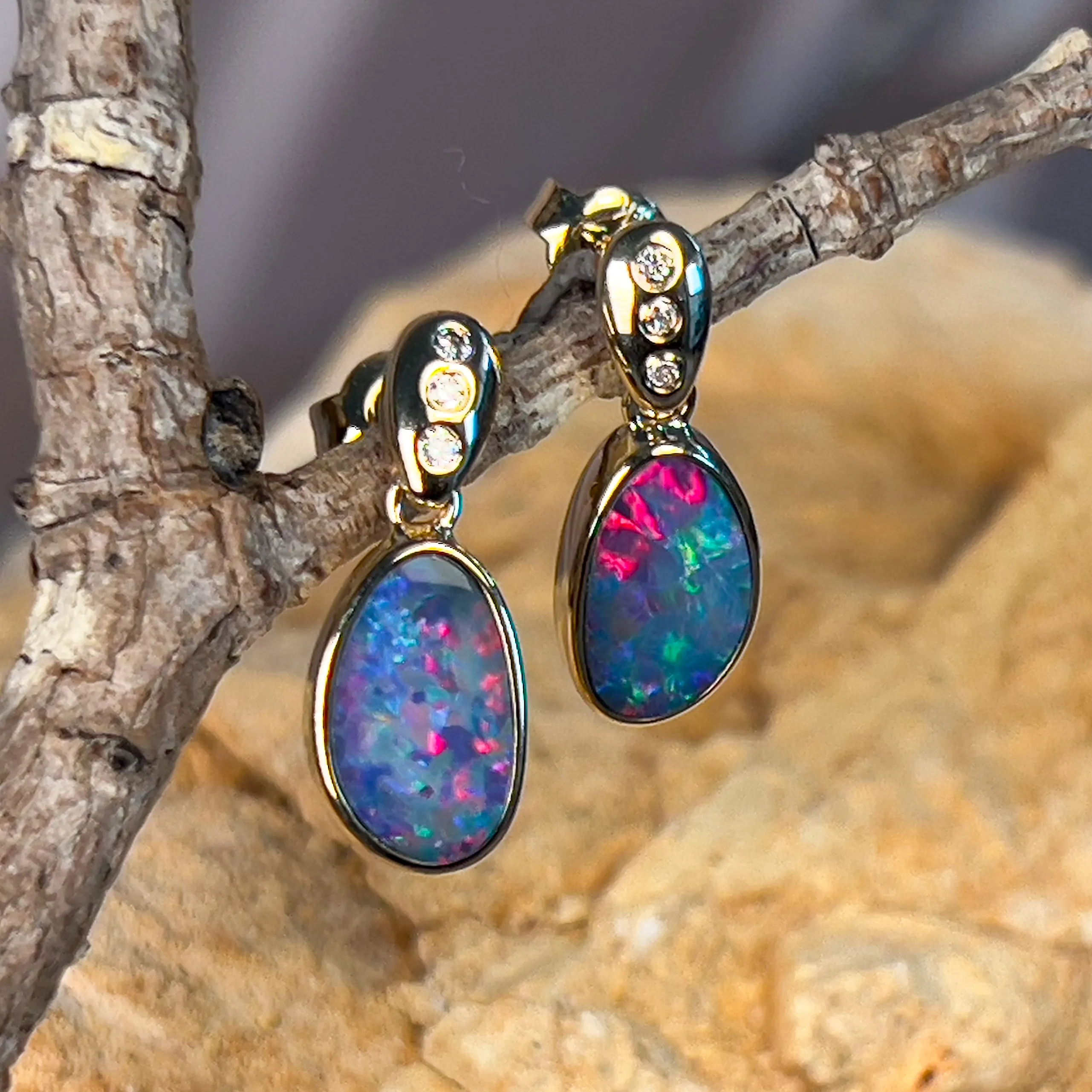 14kt Yellow Gold dangling earrings Opal doublet 3.2ct