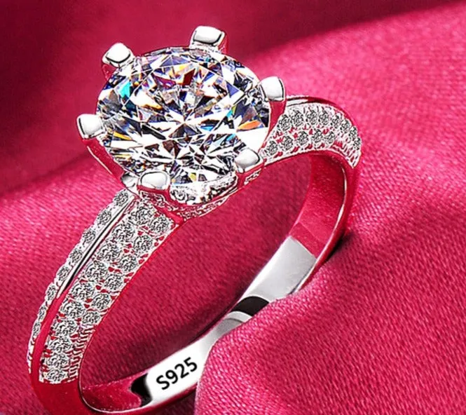 18K White Gold Zirconia Wedding Ring