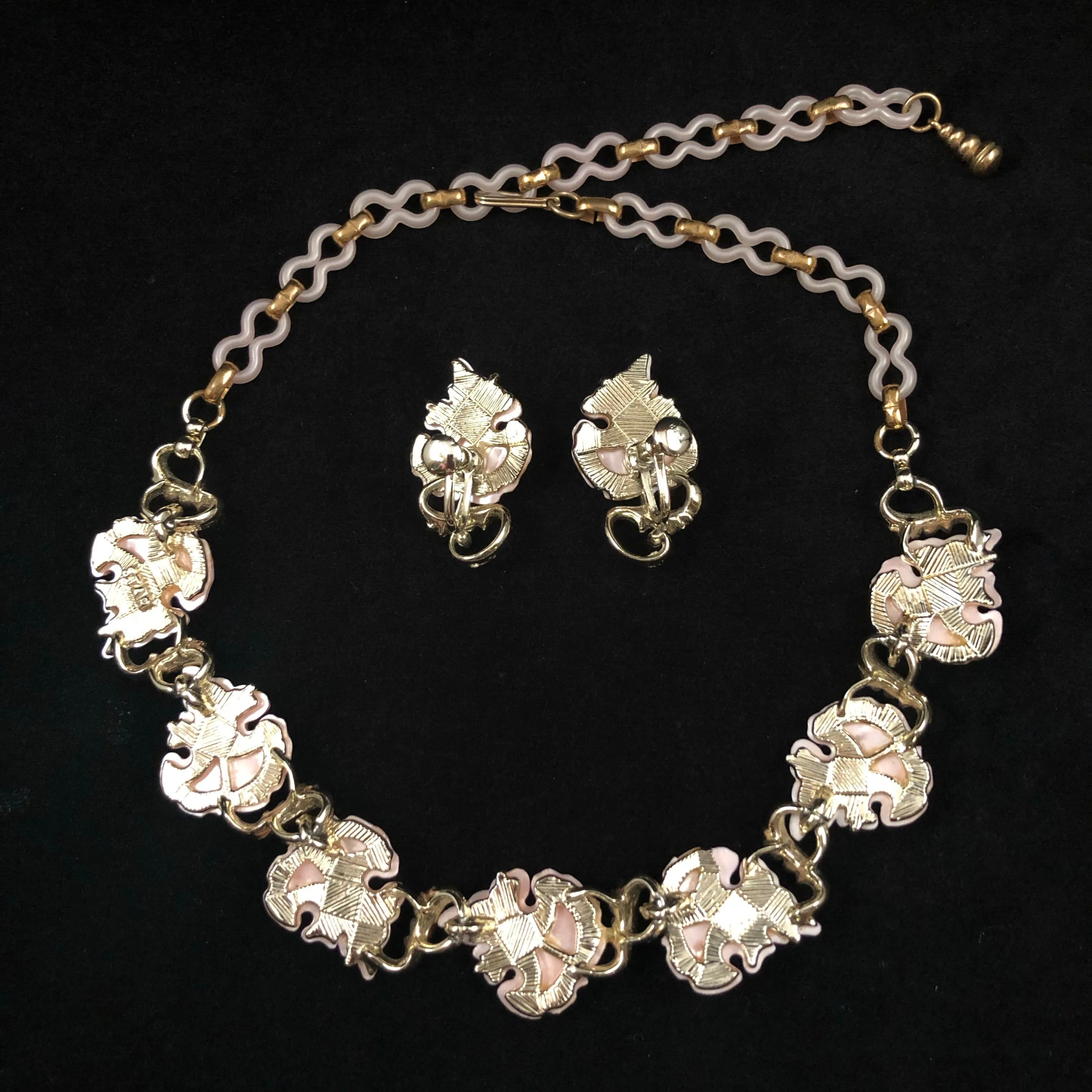 1960s Star Pink Thermoset Demi Parure