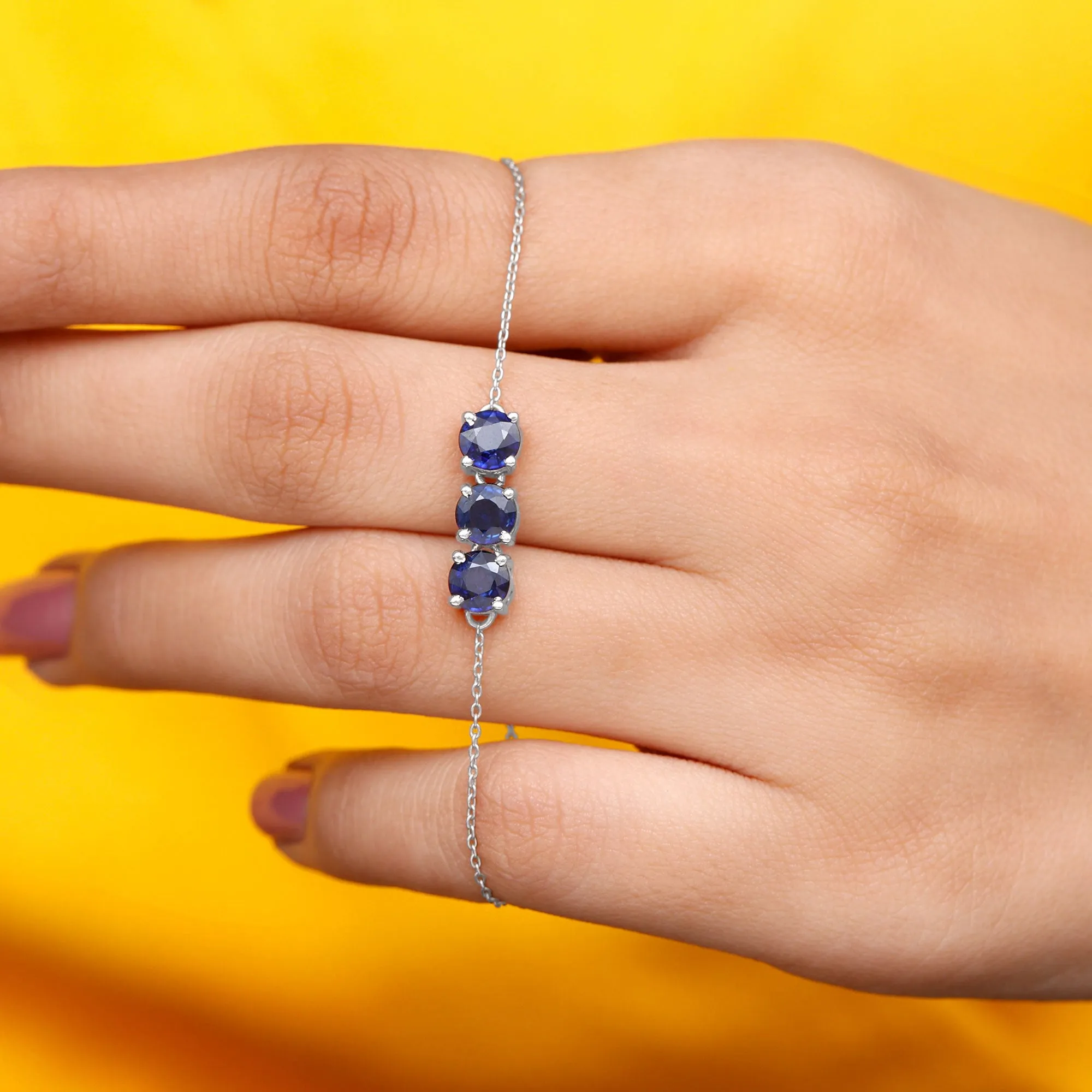 2.75 CT Blue Sapphire Three Stone Chain Bracelet