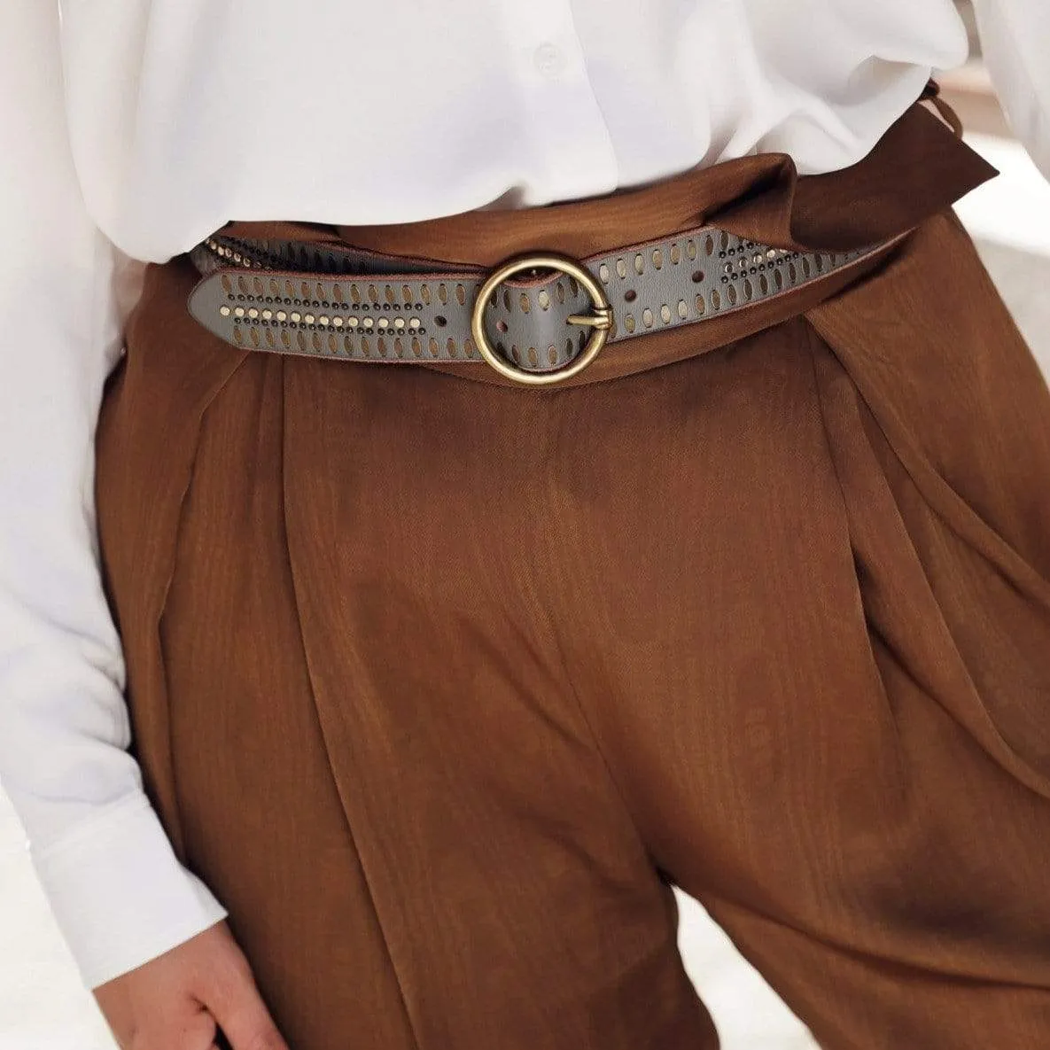 35056 Soraya | Studded Leather Belt with Gold Round Buckle