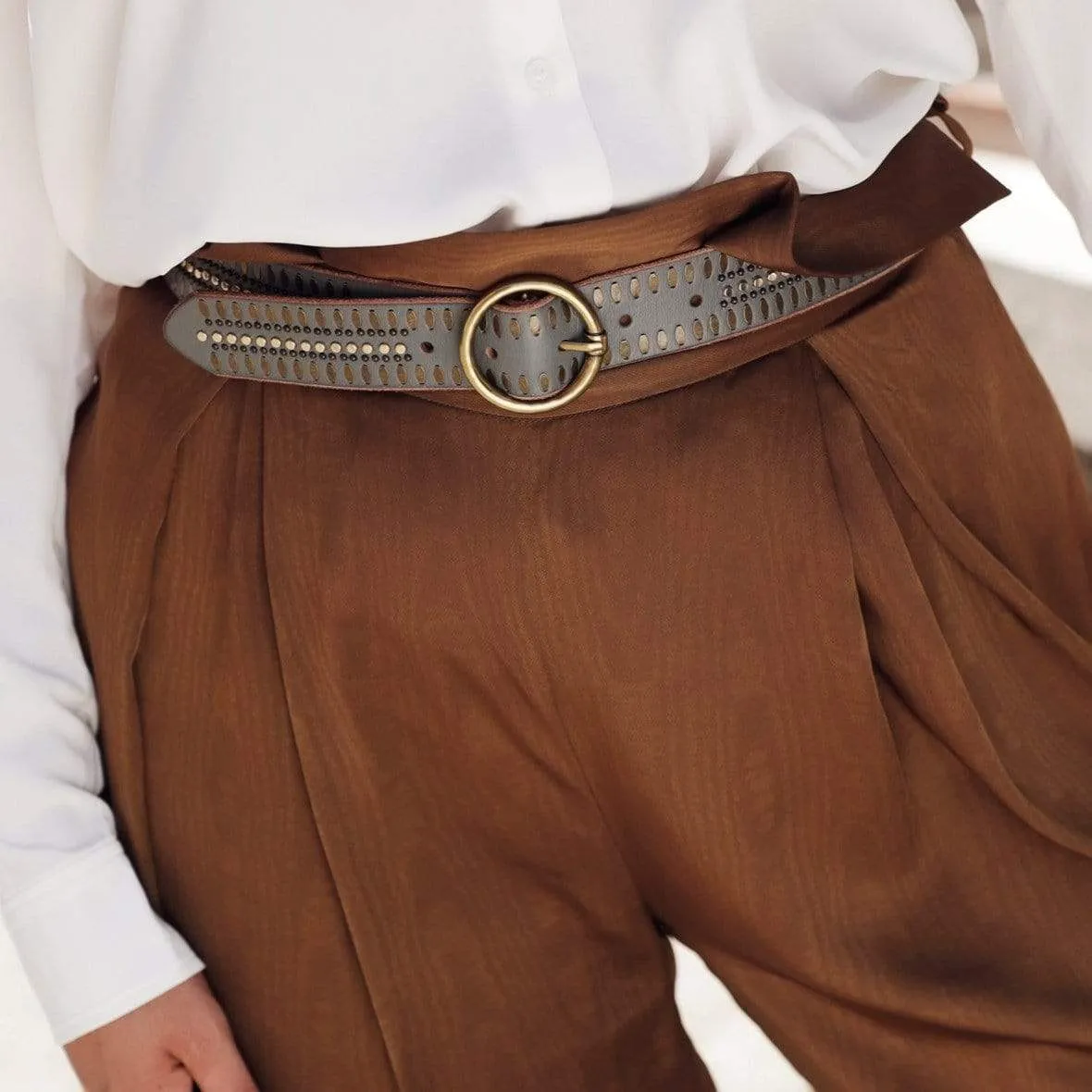 35056 Soraya | Studded Leather Belt with Gold Round Buckle