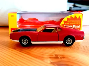 391 James Bond Ford Mustang Mach 1 with box