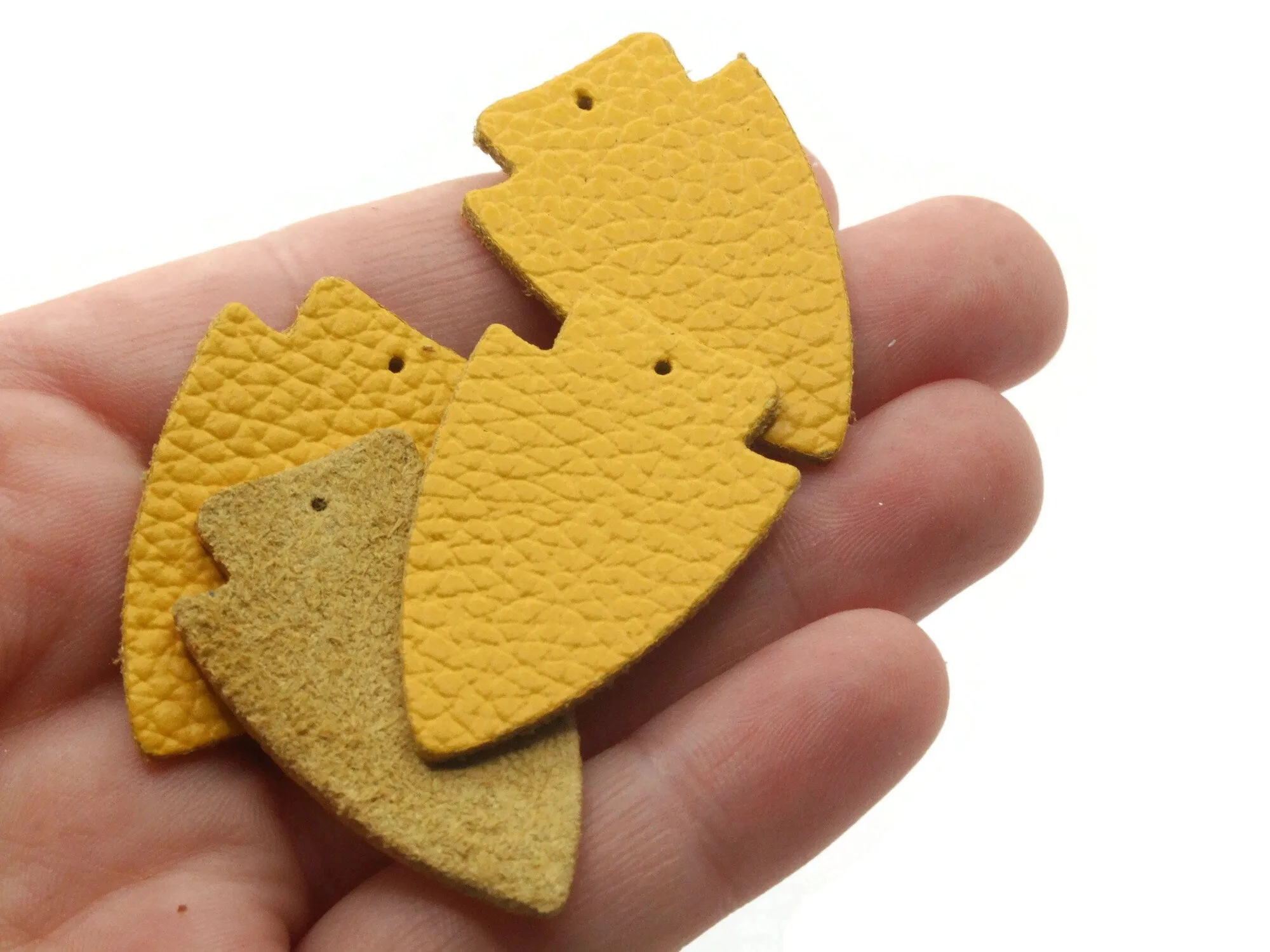 4 37mm Yellow Leather Arrowhead Pendants