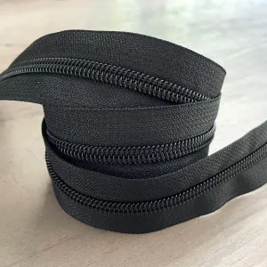 #5 Nylon Black Zipper Tape with Matte Black Teeth