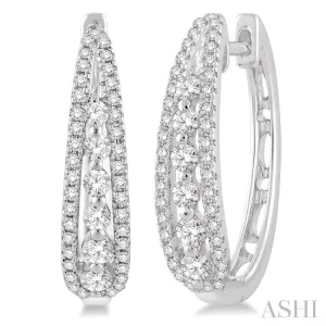 5/8 Ctw Round Cut Diamond Earrings in 14K White Gold