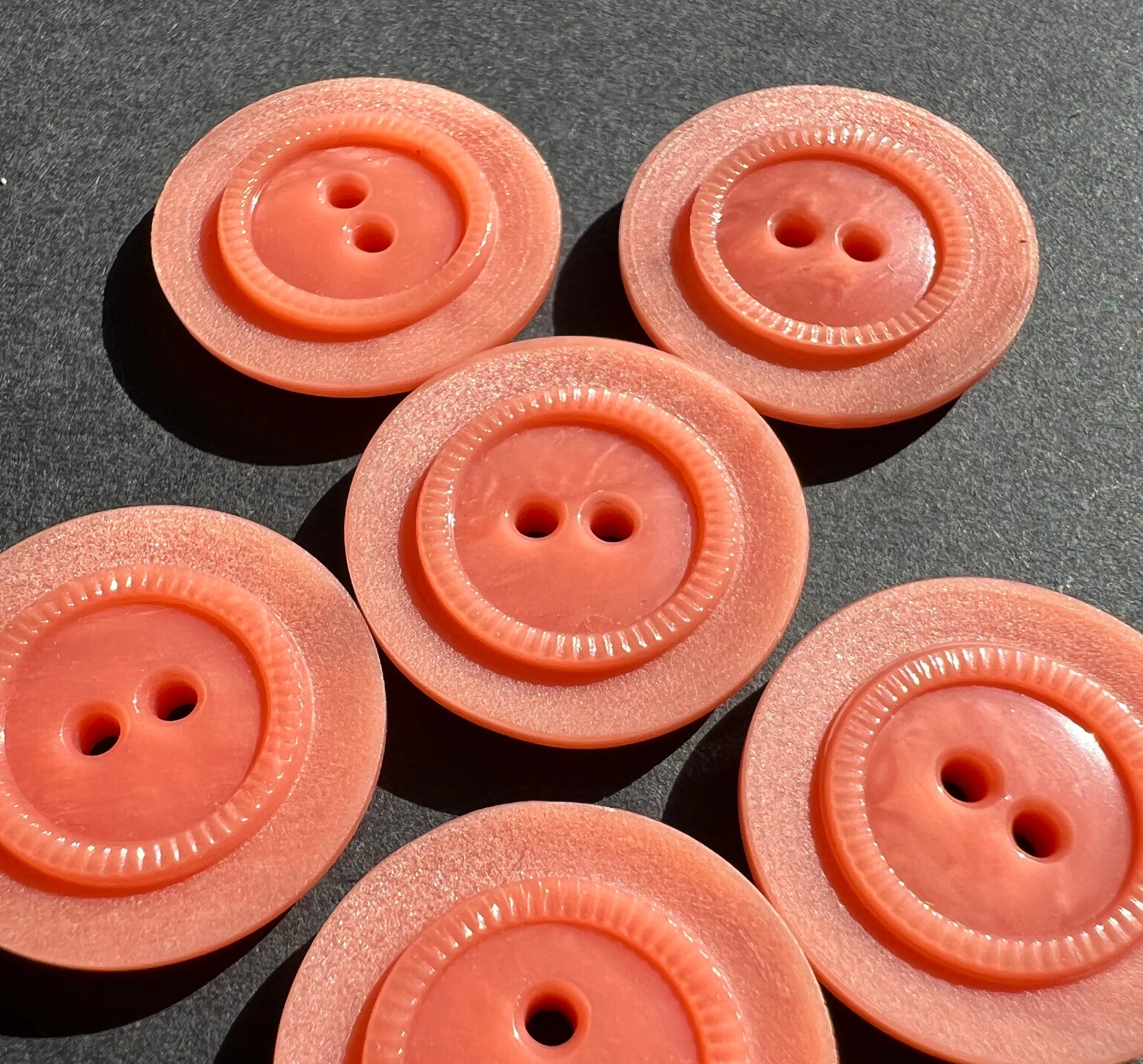 6 Crepe Pink Vintage 2.2cm Buttons