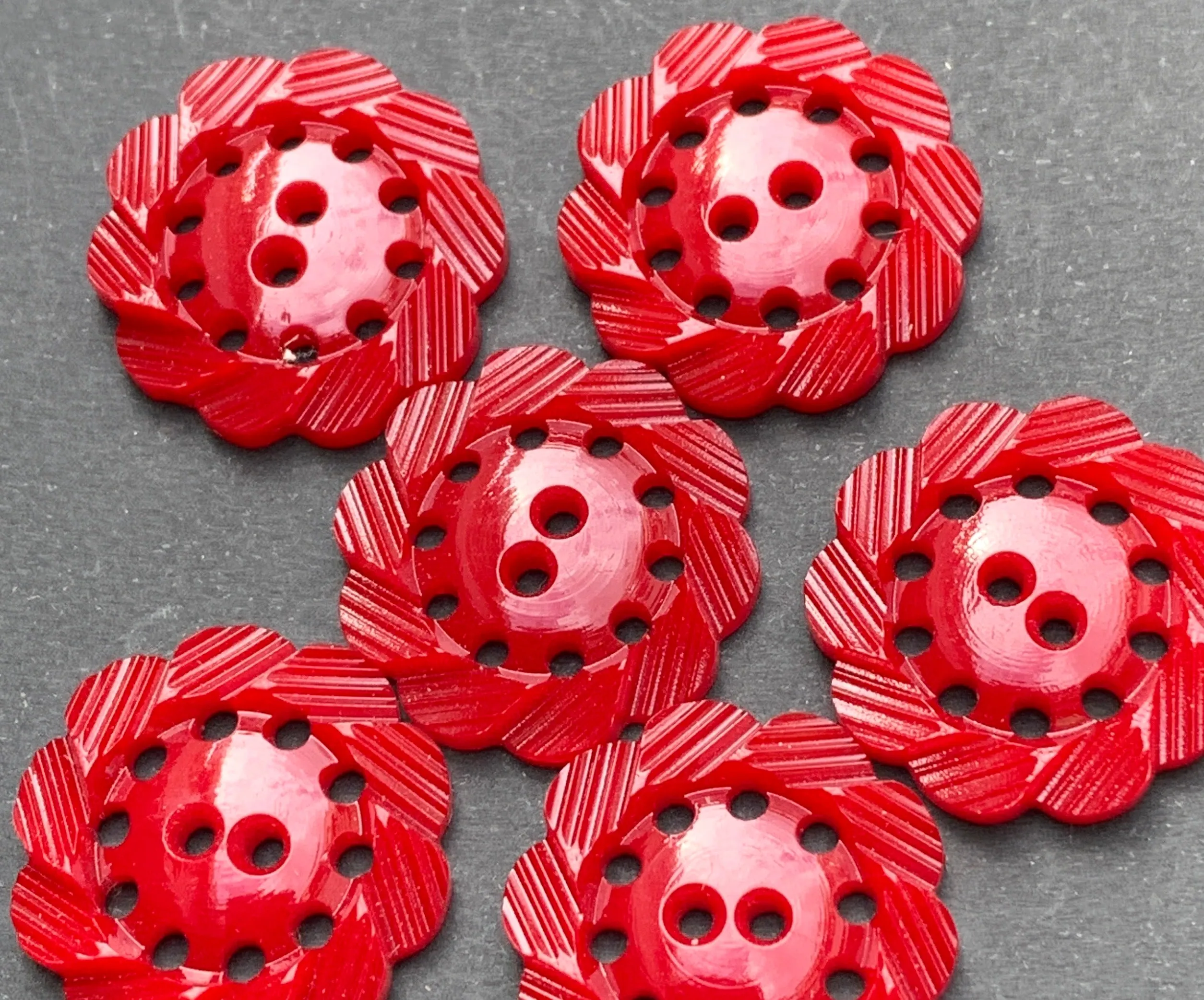 6  Dramatic Crimson Vintage 1940s Buttons -2.2cm wide