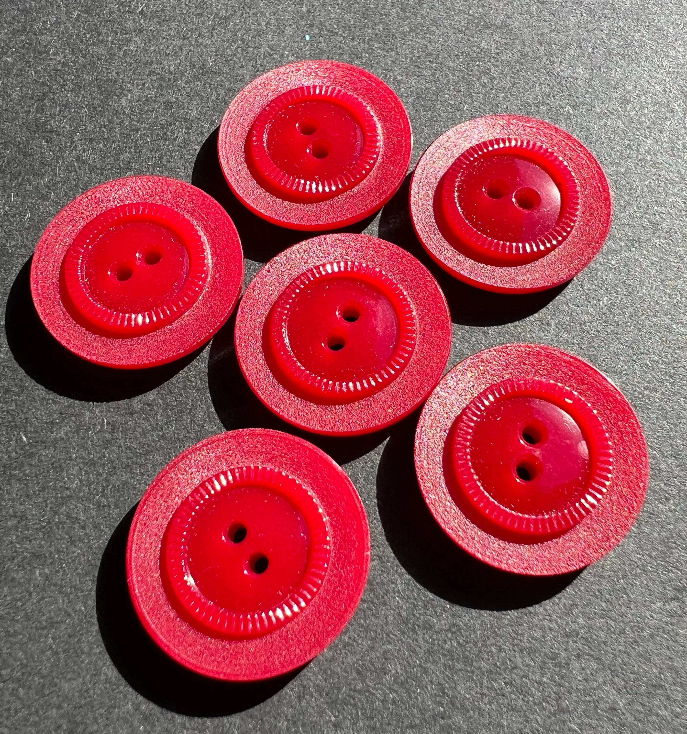 6 Enticing Crimson Red Vintage 2.2cm Buttons