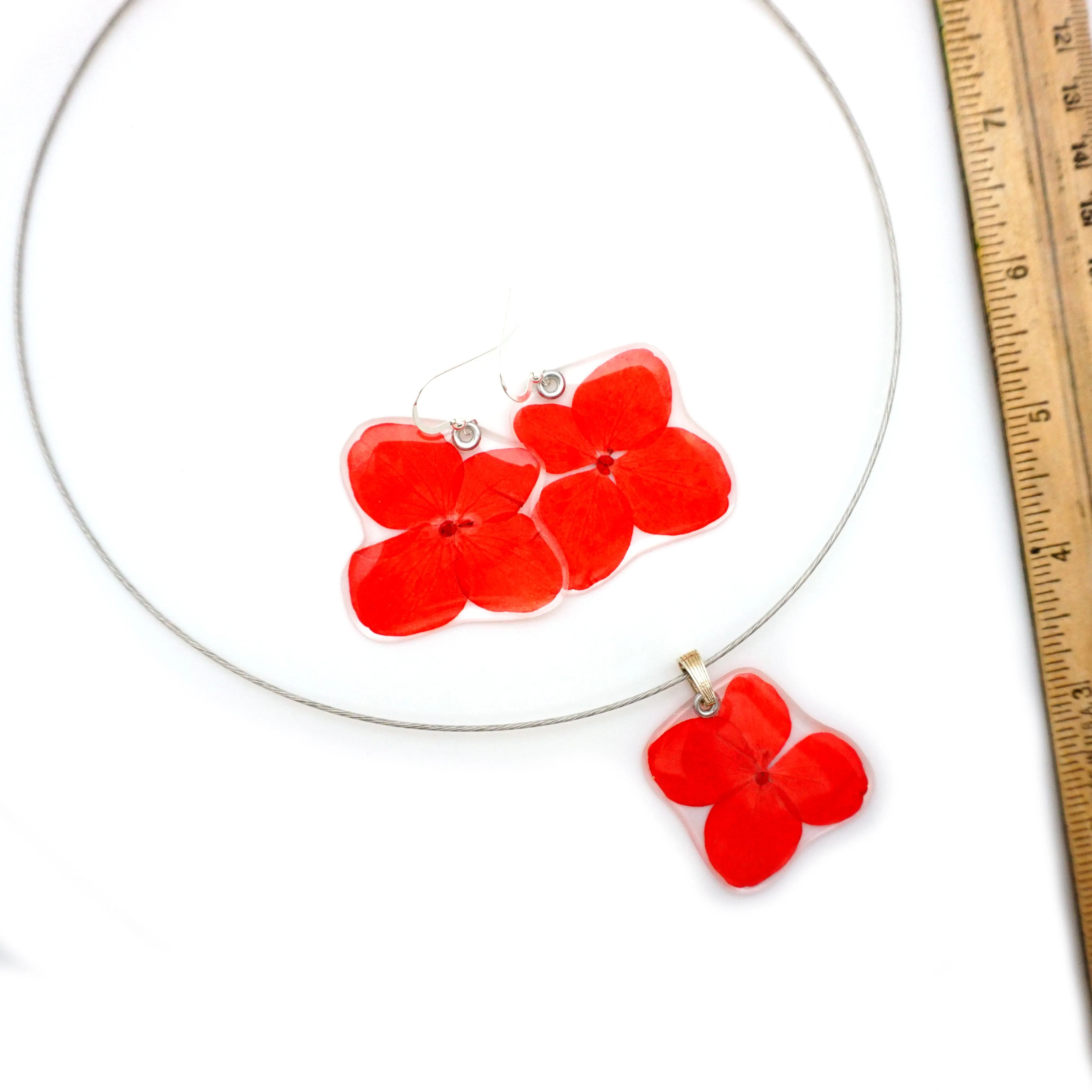 69218 Red Hydrangea flower earrings