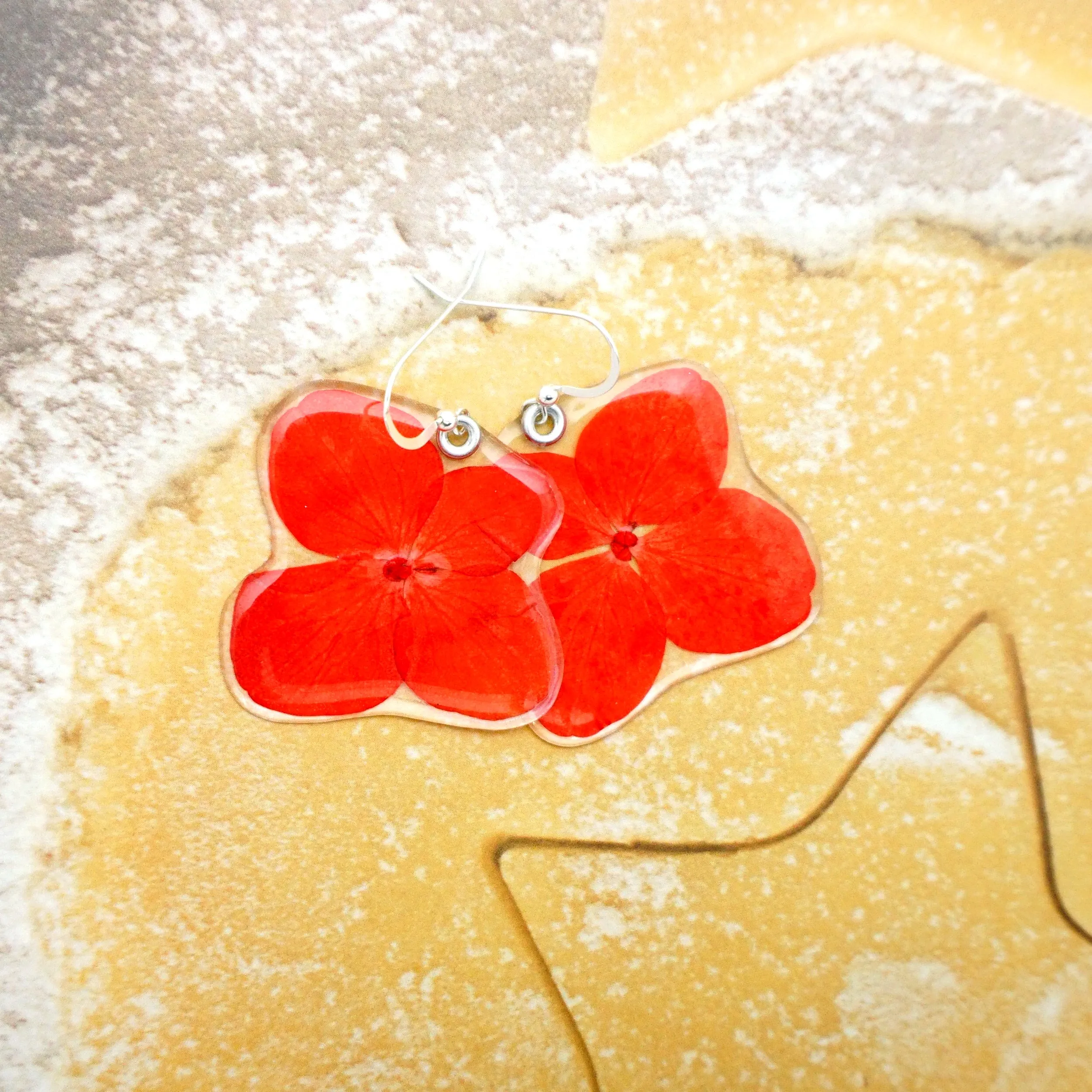 69218 Red Hydrangea flower earrings