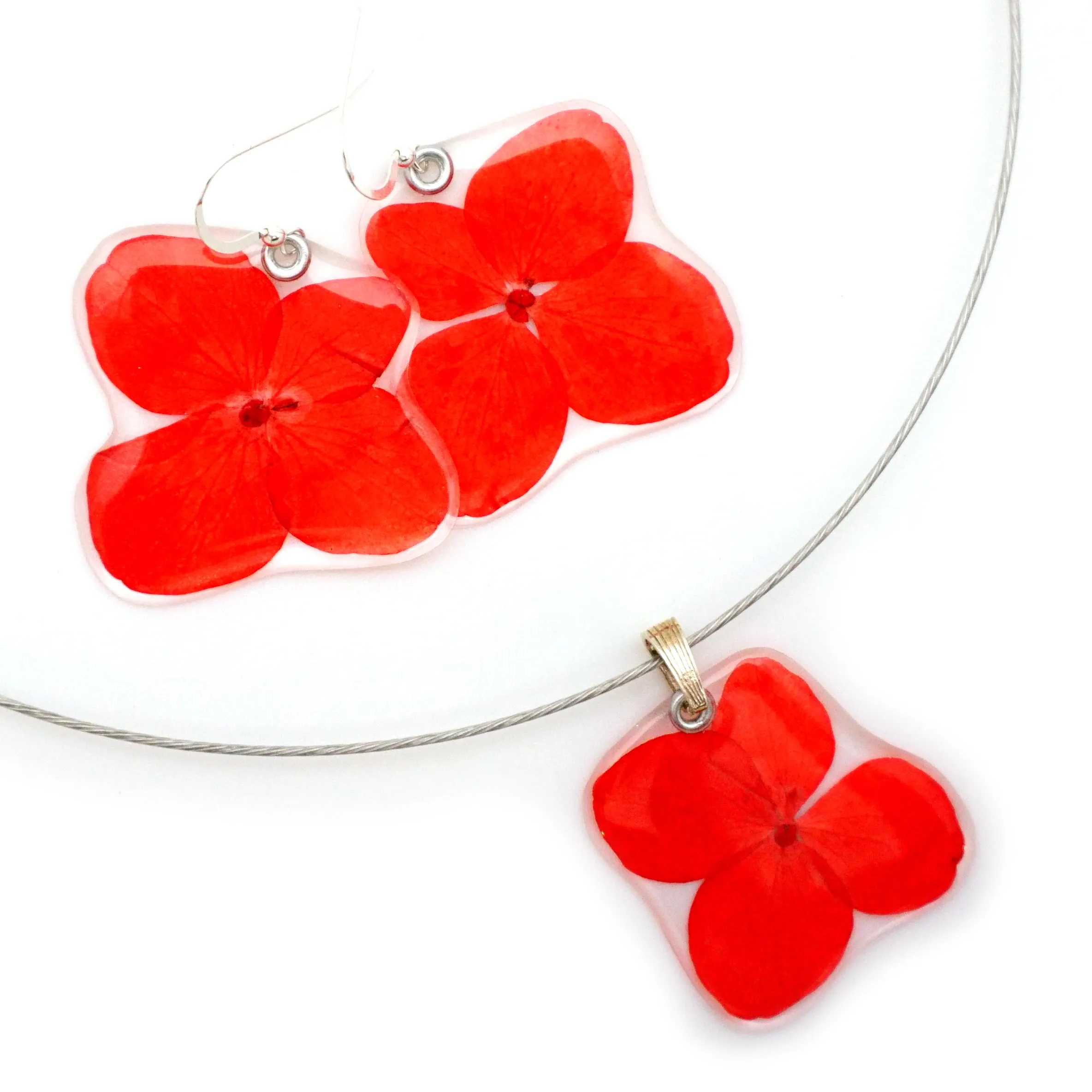 69218 Red Hydrangea flower earrings