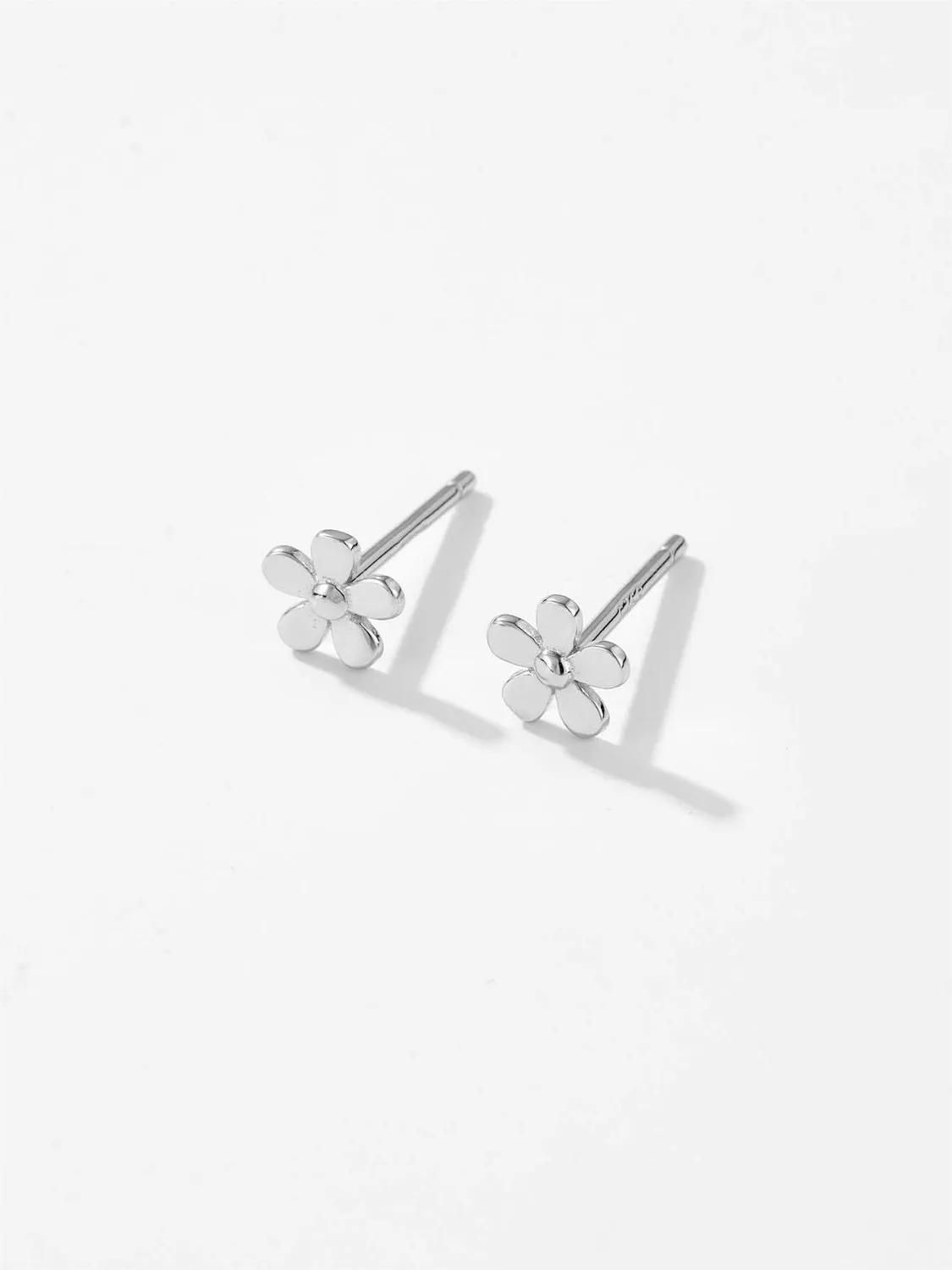 925 Sterling Silver Flower Shape Stud Earrings