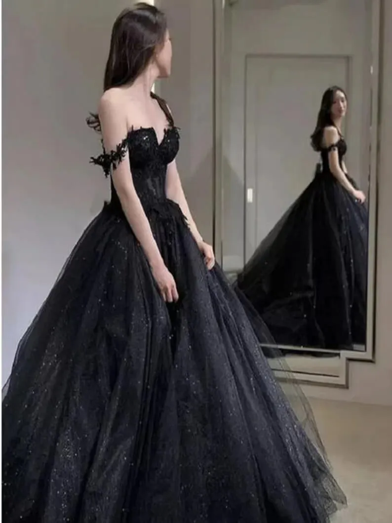 A Line Black Gothic Wedding Dresses Off the Shoulder Lace Tulle