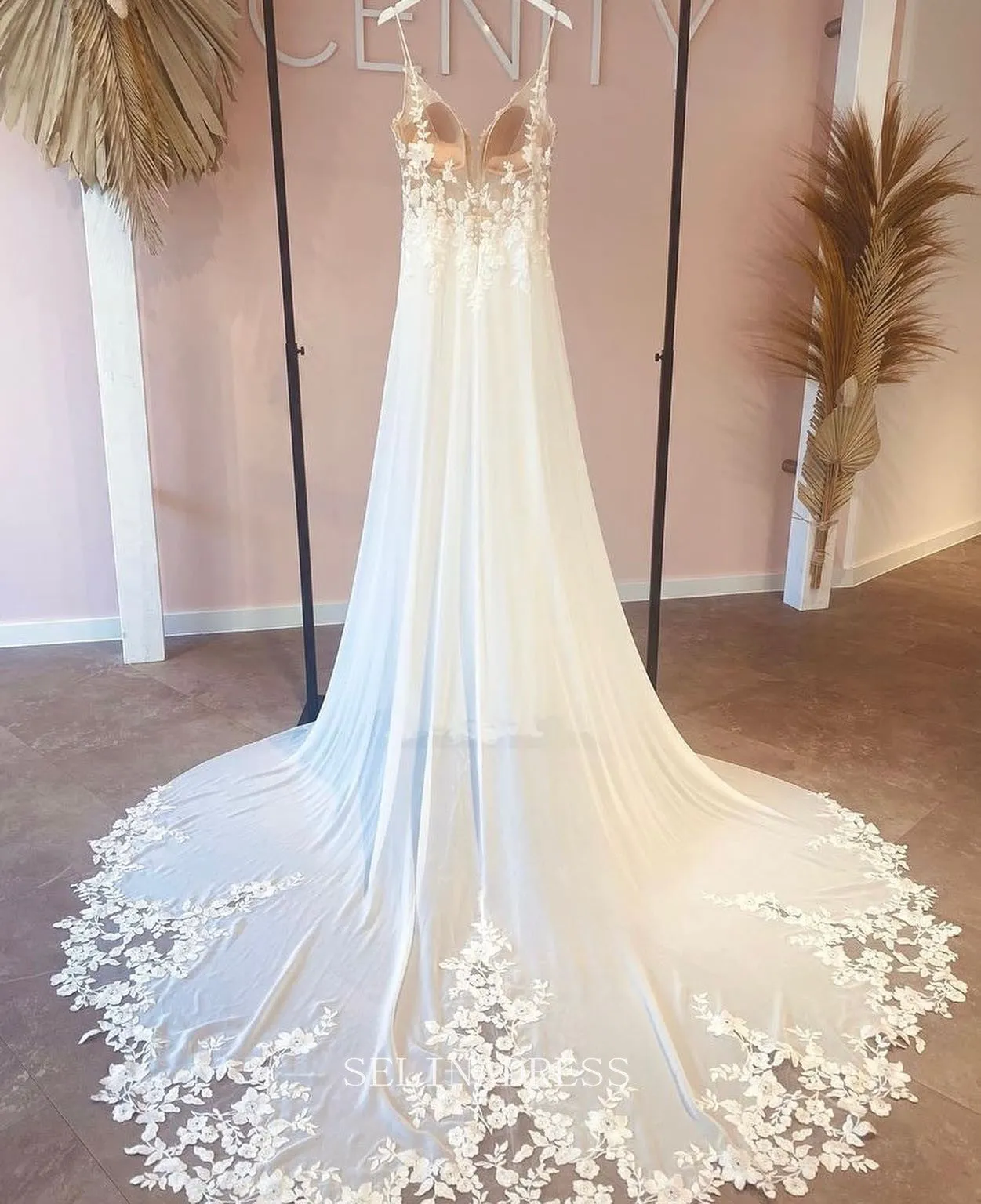 A-line Spaghetti Straps Romantic Lace Country Wedding Dresses LOP612