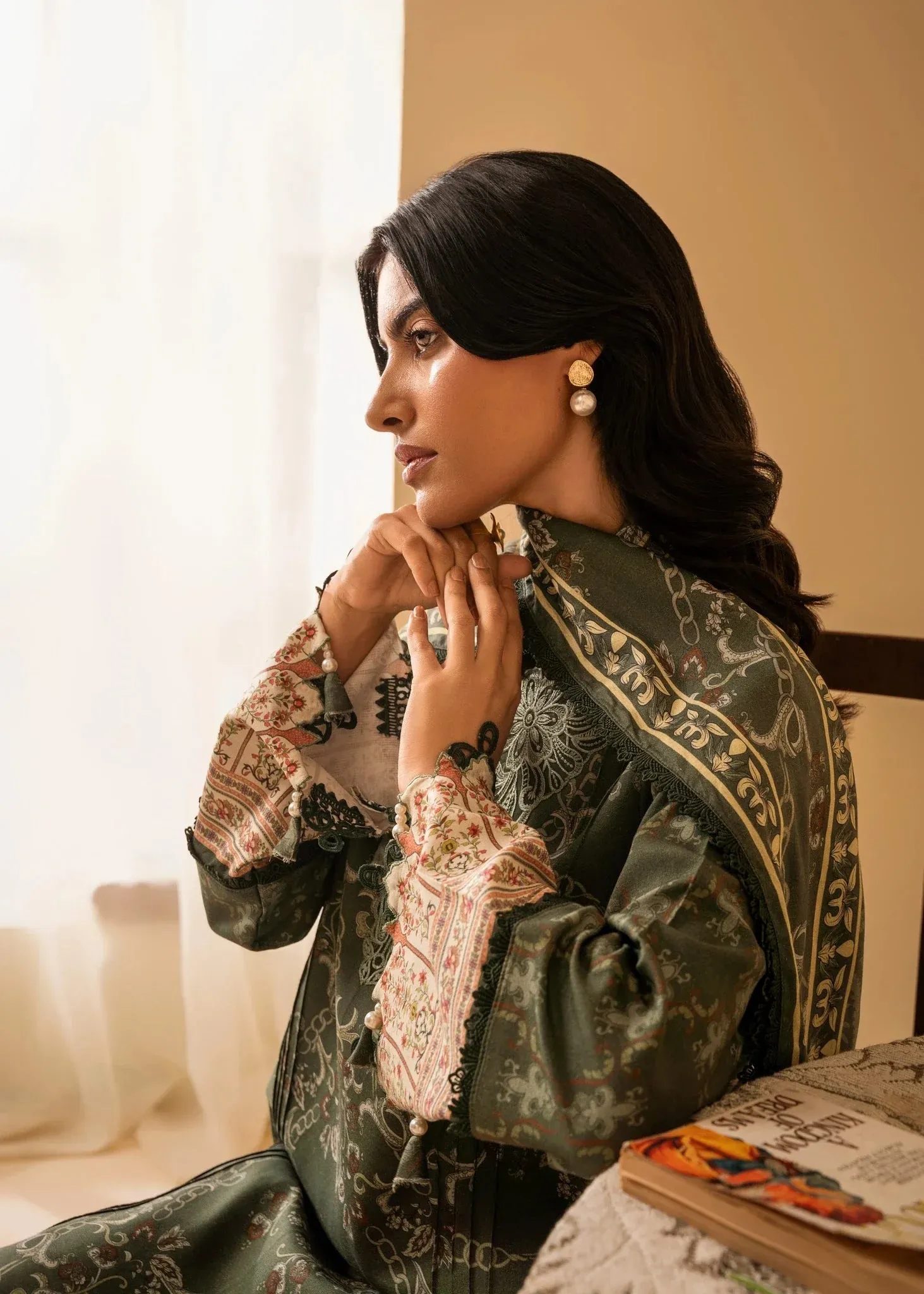 Aabyaan Izabel Linen Prints Fall/Winter – AMARA (AZ-03)