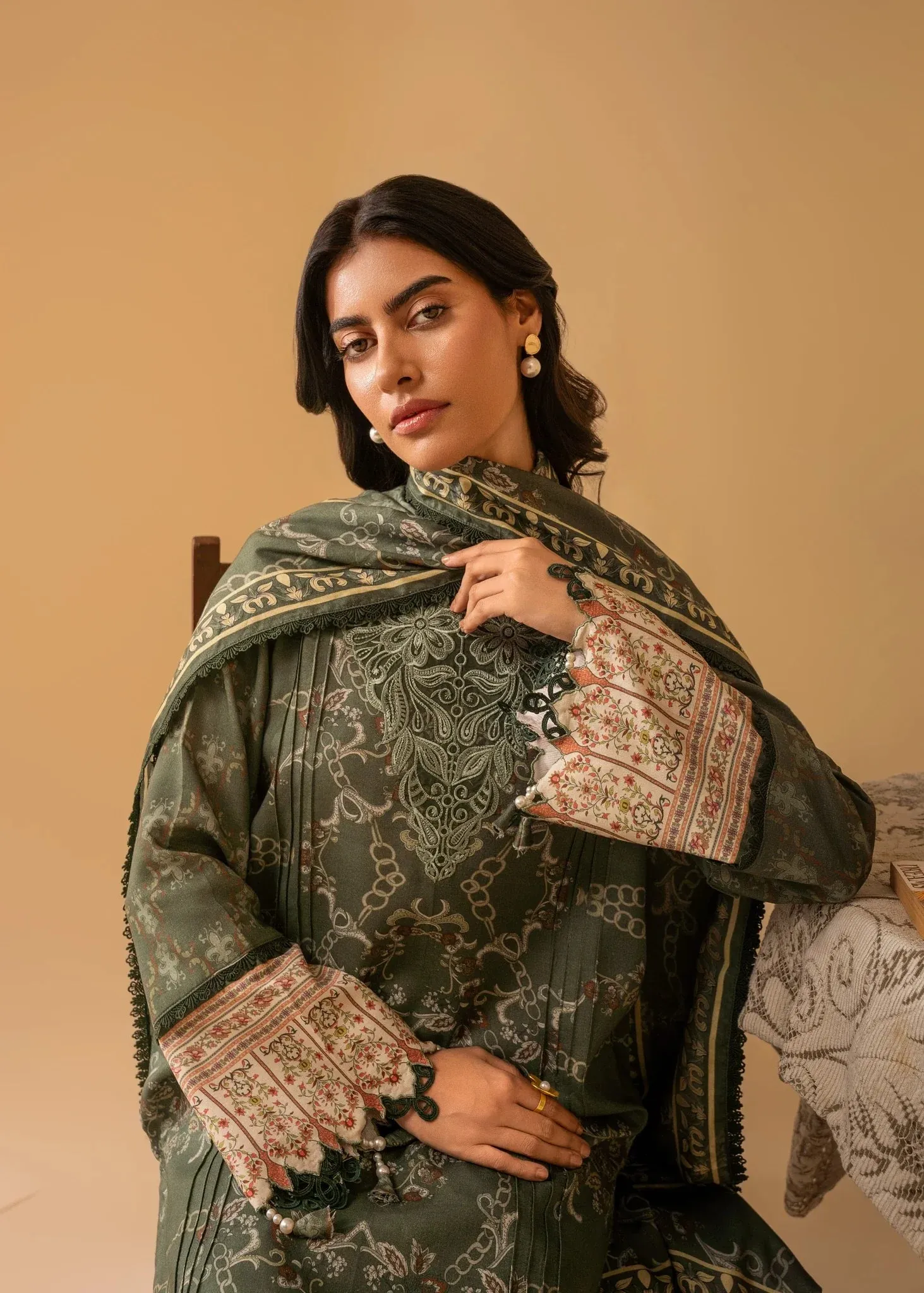 Aabyaan Izabel Linen Prints Fall/Winter – AMARA (AZ-03)