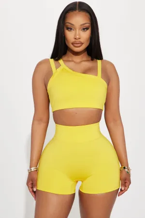 Above The Net Elevate Sports Bra - Yellow