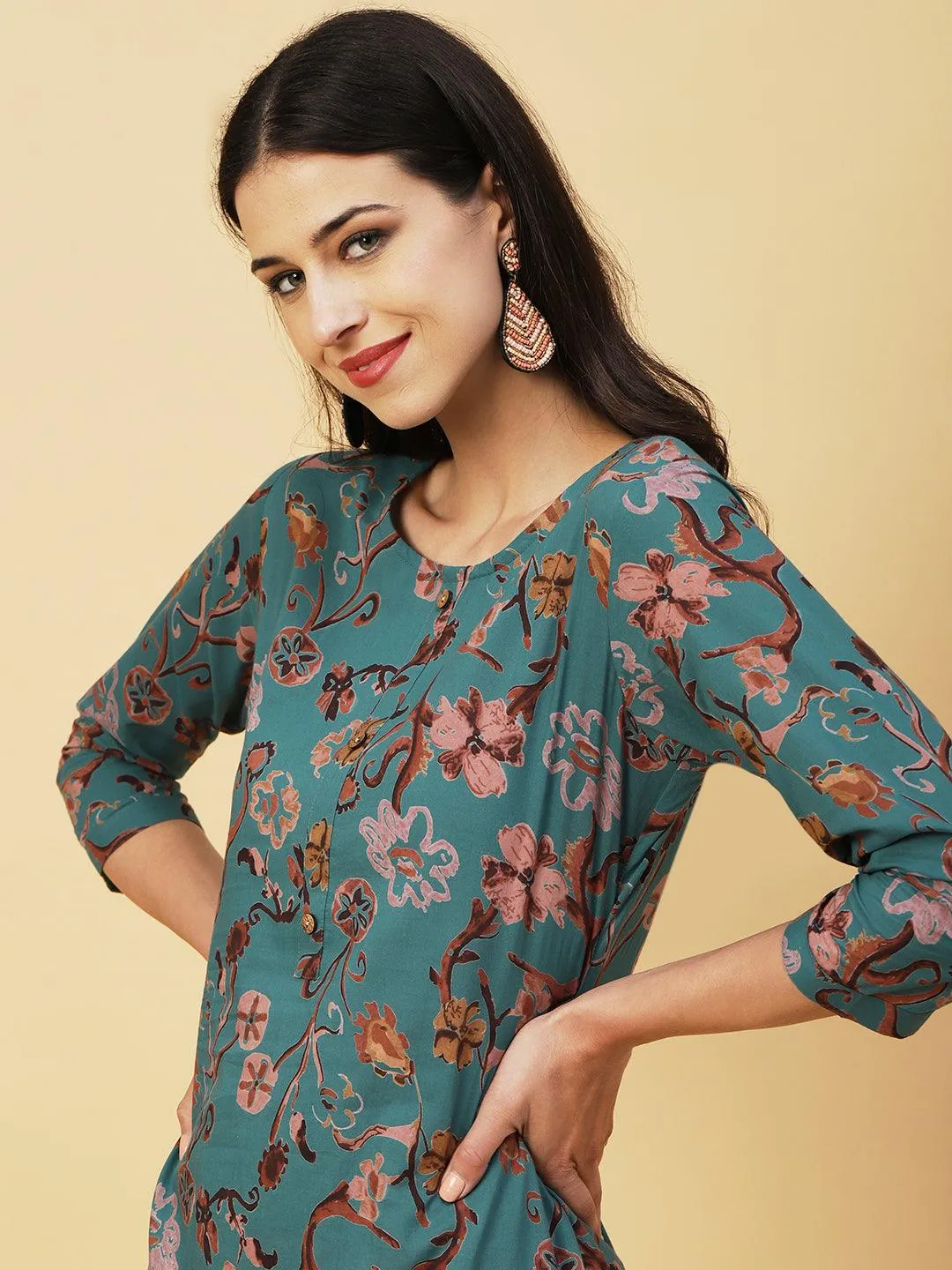 Abstract Floral Printed Buttoned Kurta - Green