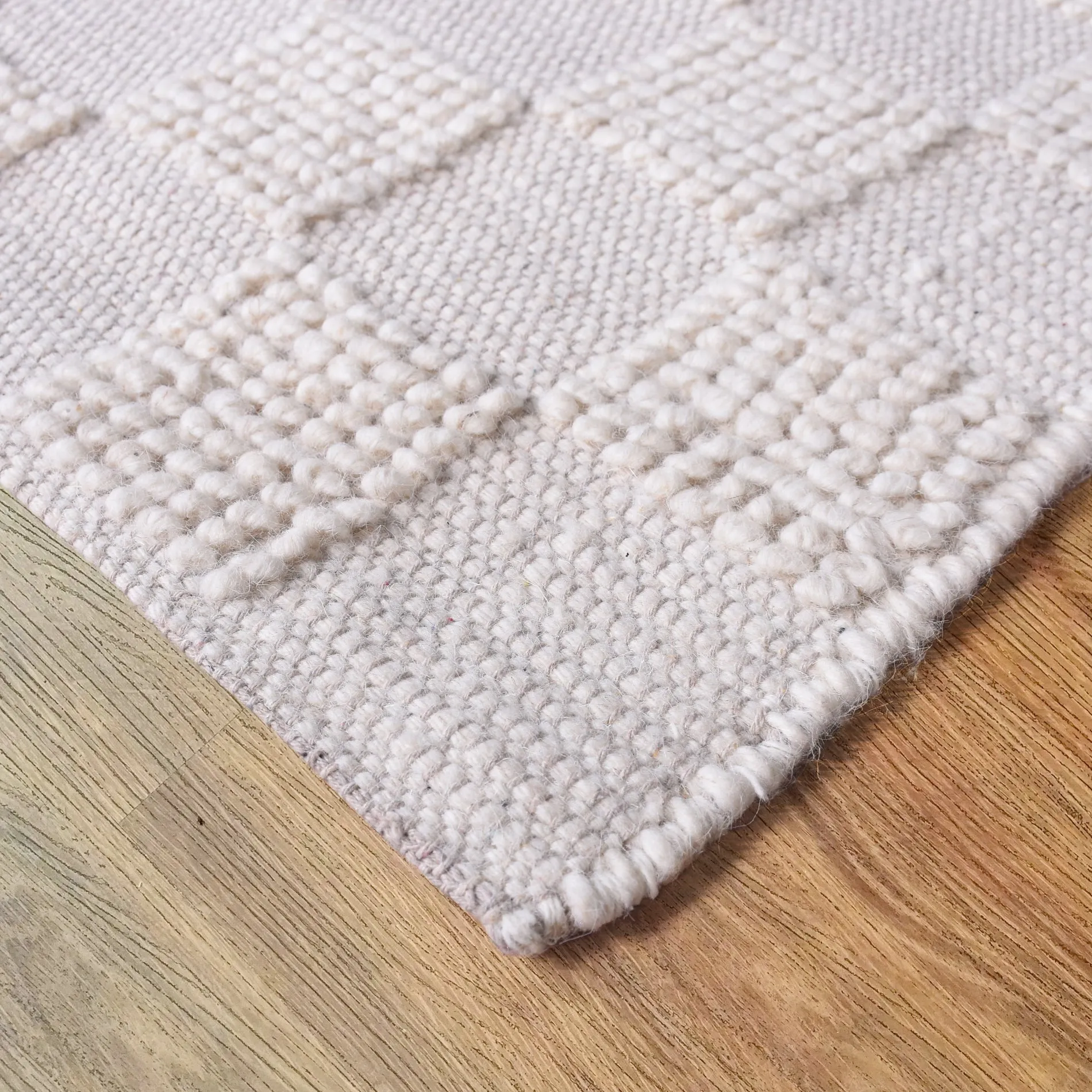 Acle Hand Woven Wool Rug - Ivory