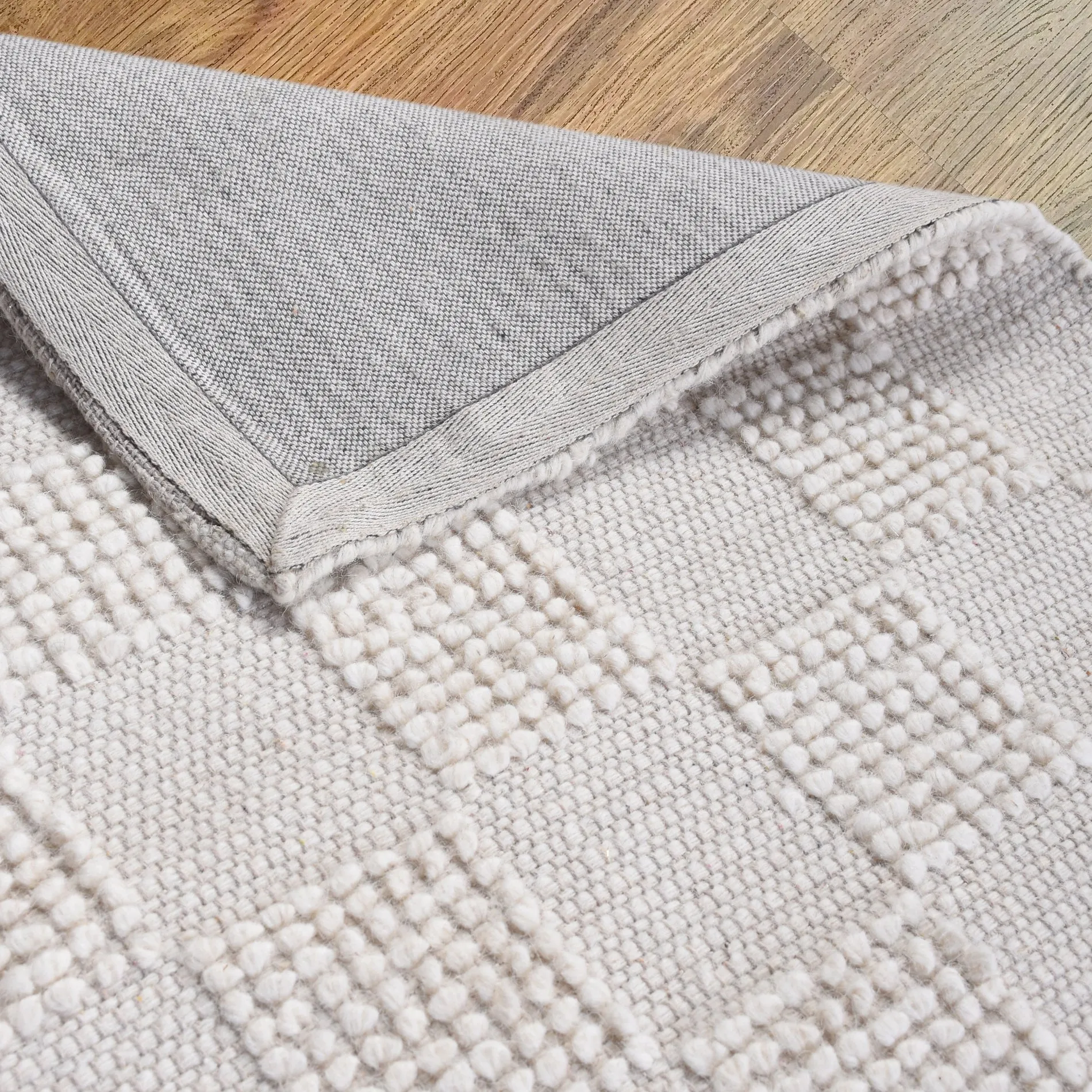 Acle Hand Woven Wool Rug - Ivory