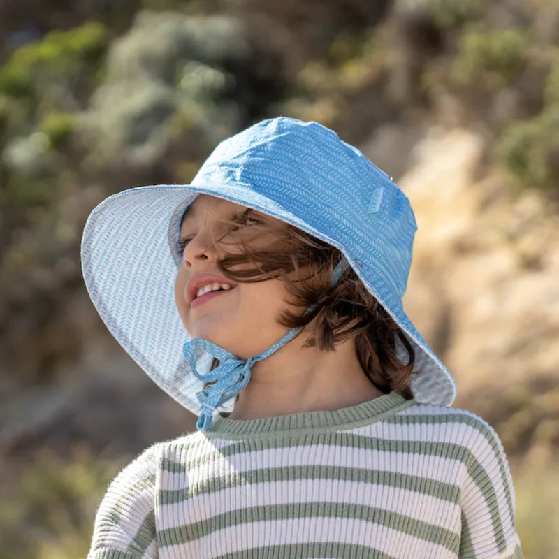 Acorn Reversible Bucket Hat - Azure