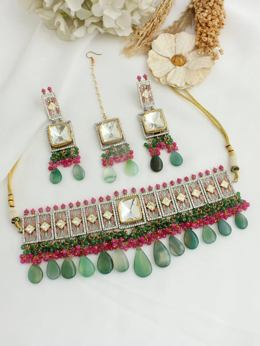 Advika Necklace Set