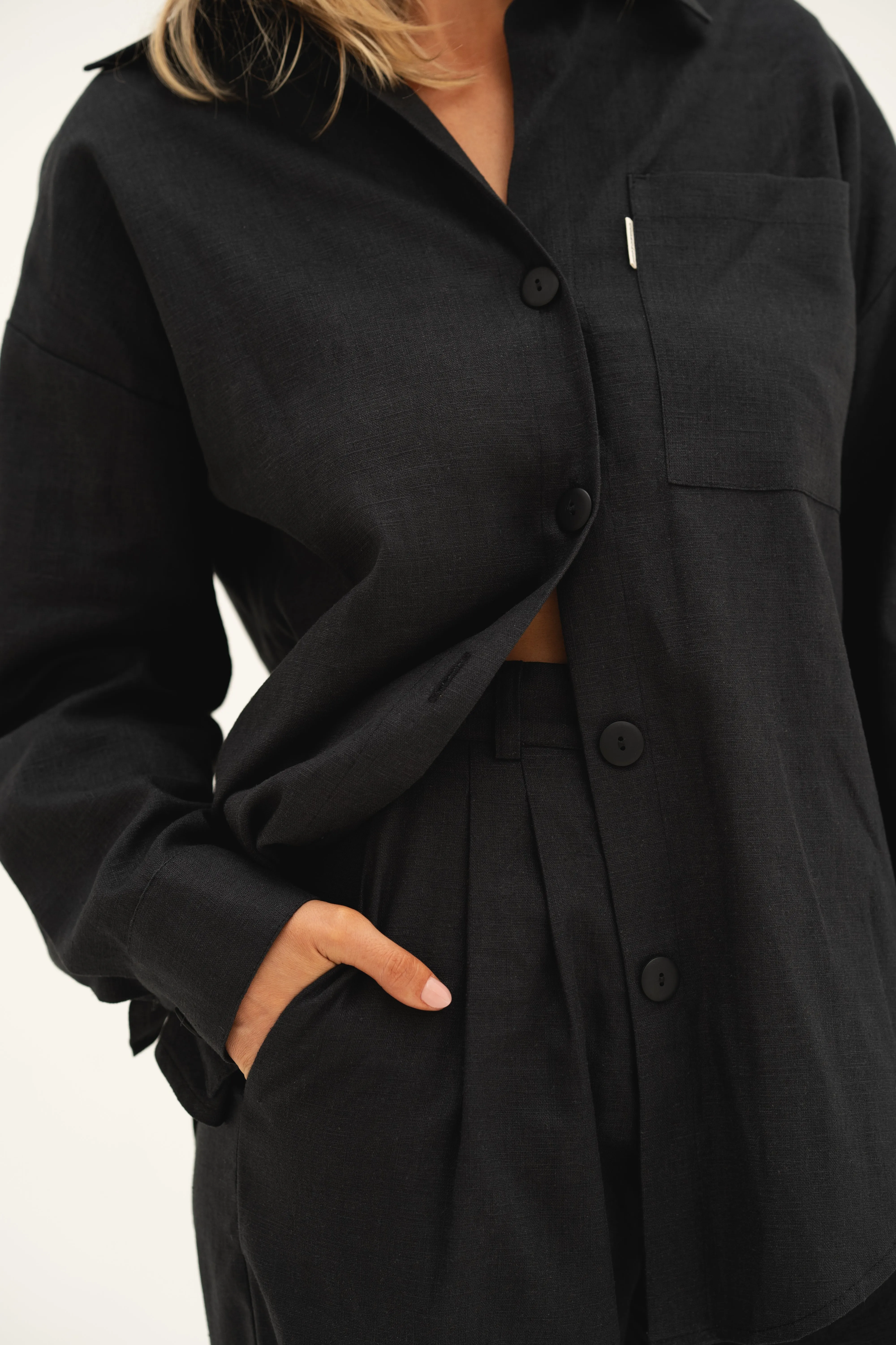 aella linen shirt black