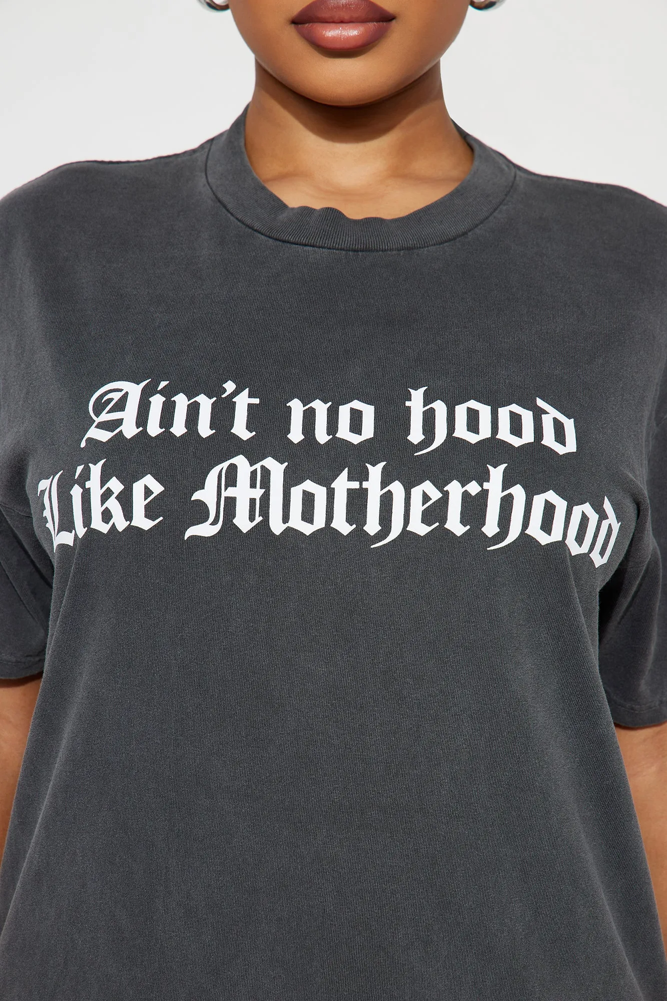 Ain't No Hood Like Motherhood Washed Tee - Black Wash