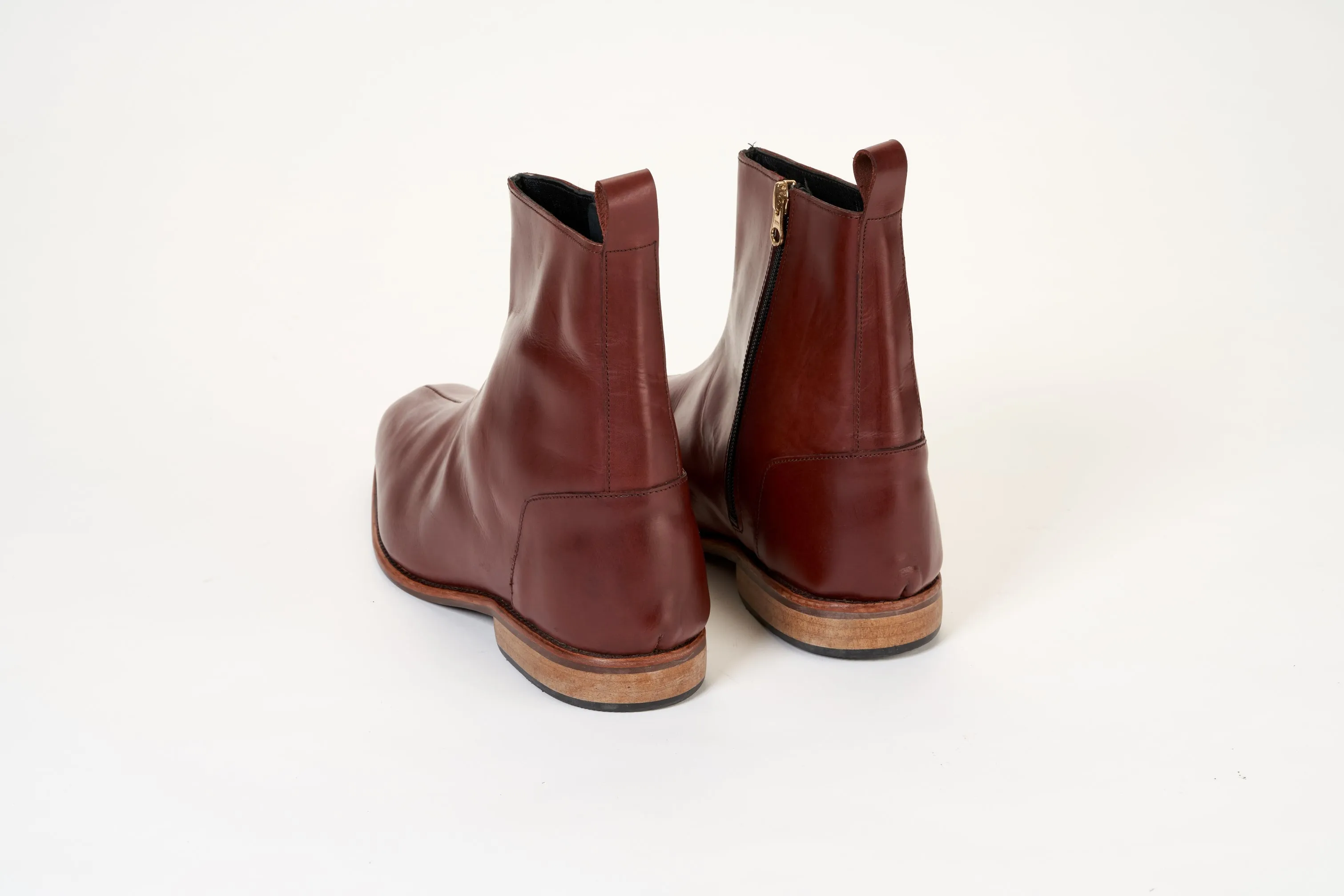 Ajadi Boots in Brown Leather with Side Zipper and Brown Leather Soles