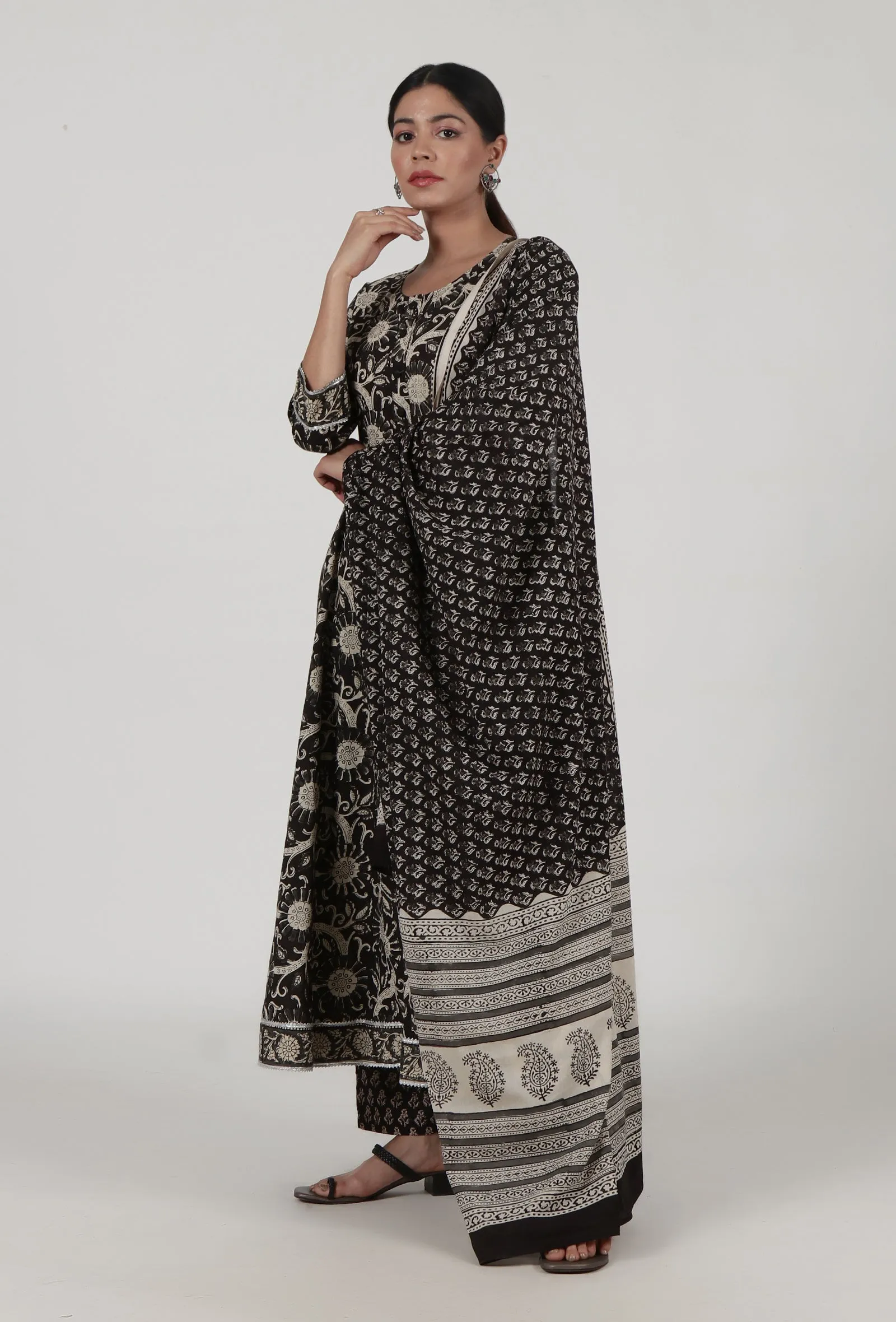 Ajrakh Printed Black & White Cotton Dupatta