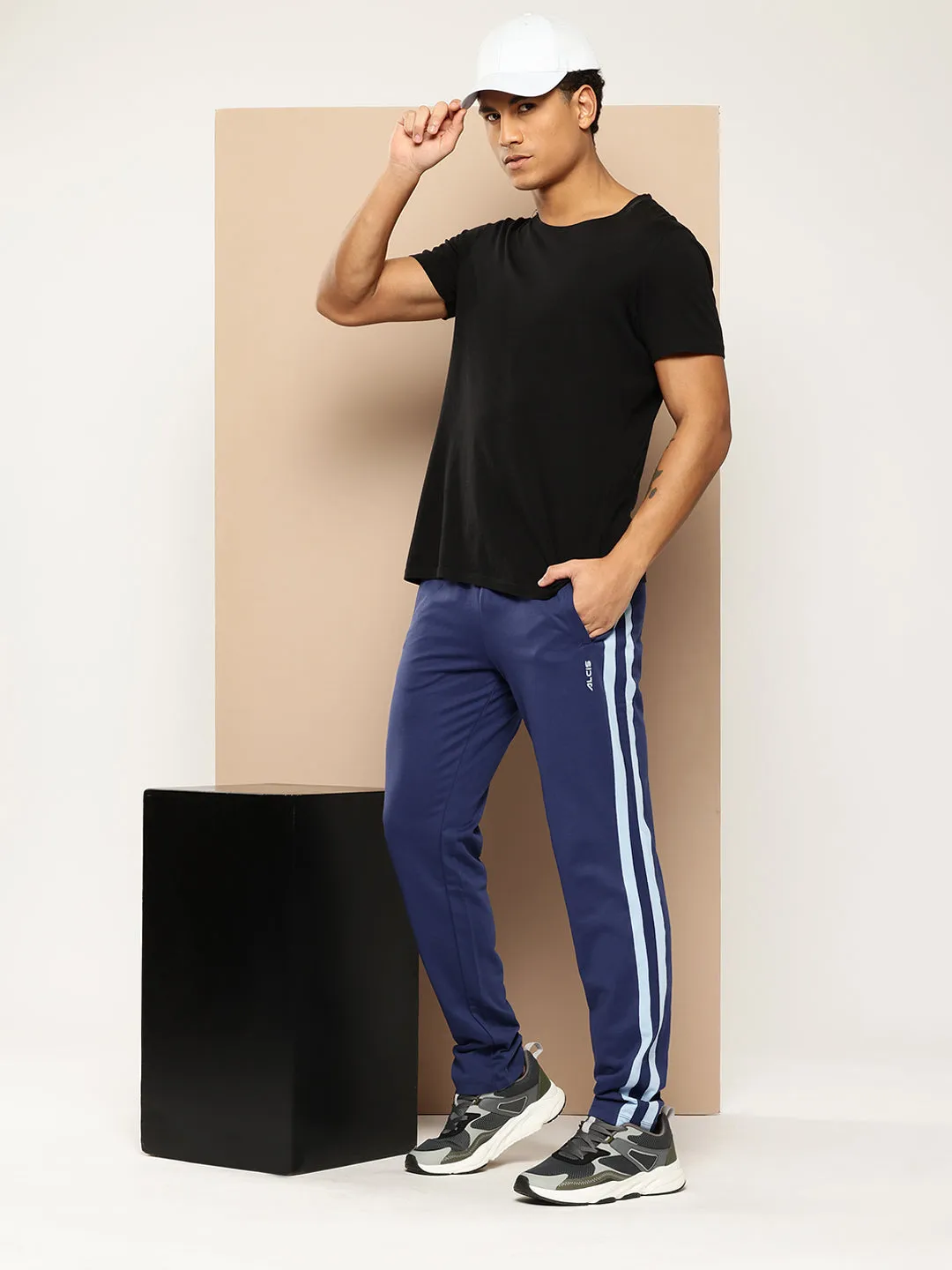 Alcis Men Stand-Out Track Pant