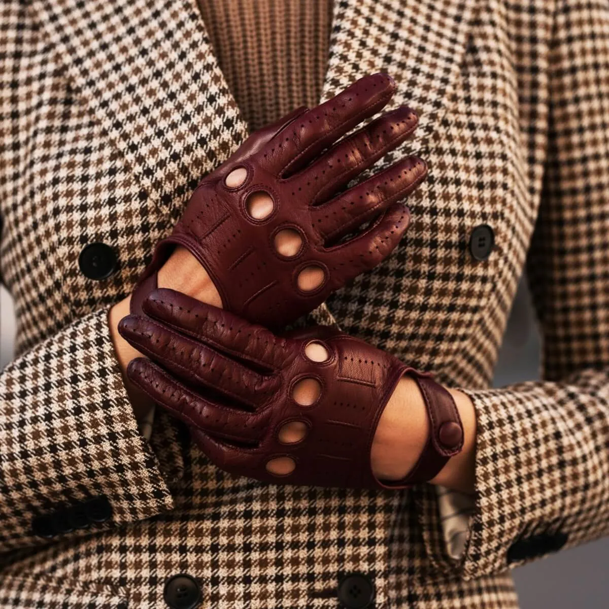 Alessa (cordovan) - classic Italian lambskin leather driving gloves