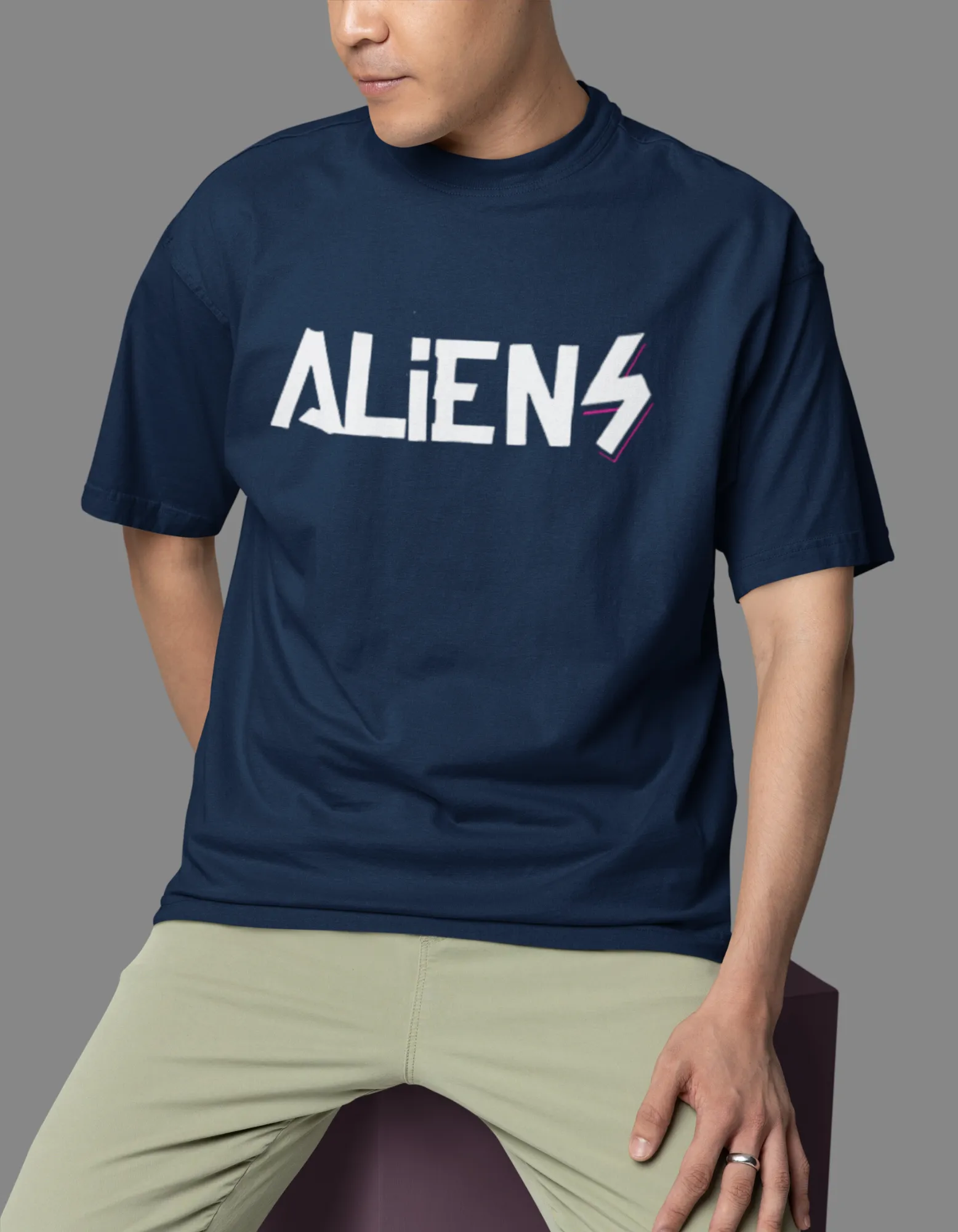 Aliens Exist Graphic Men's Oversized T-Shirt