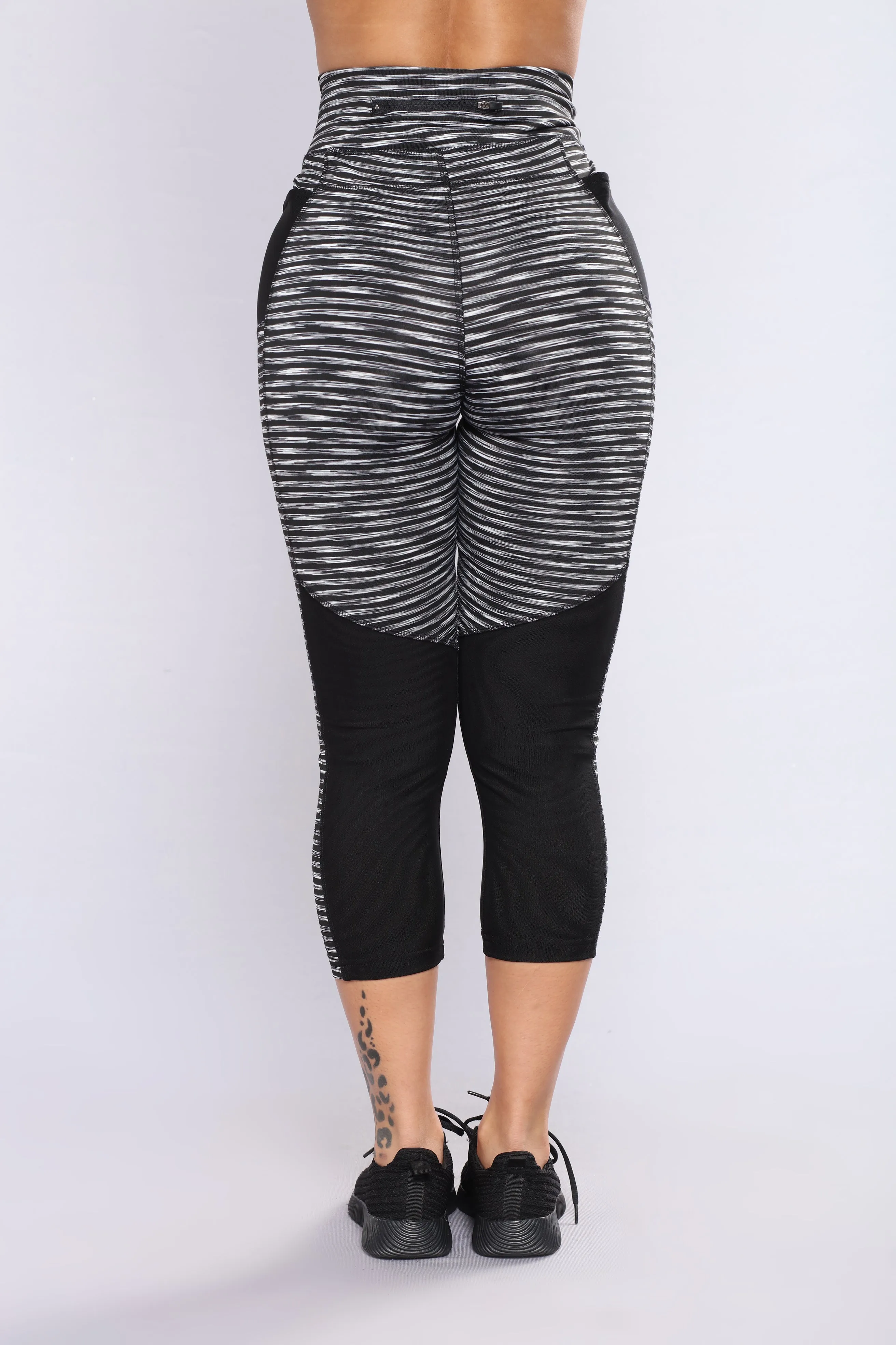 Alissa Striped Active Crop Leggings - Black/Grey