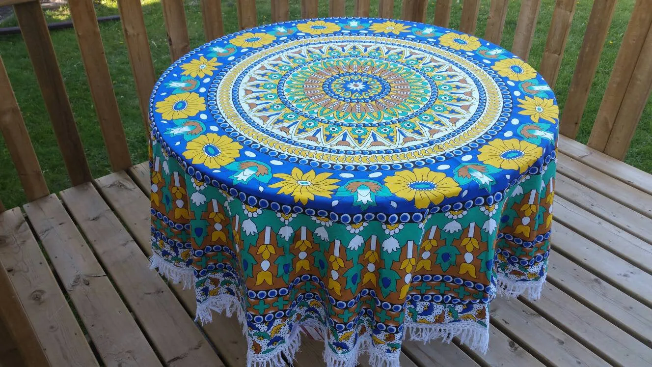 Amazingly beautiful Daisy Mandala throw with Tassels