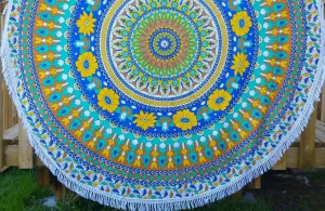 Amazingly beautiful Daisy Mandala throw with Tassels