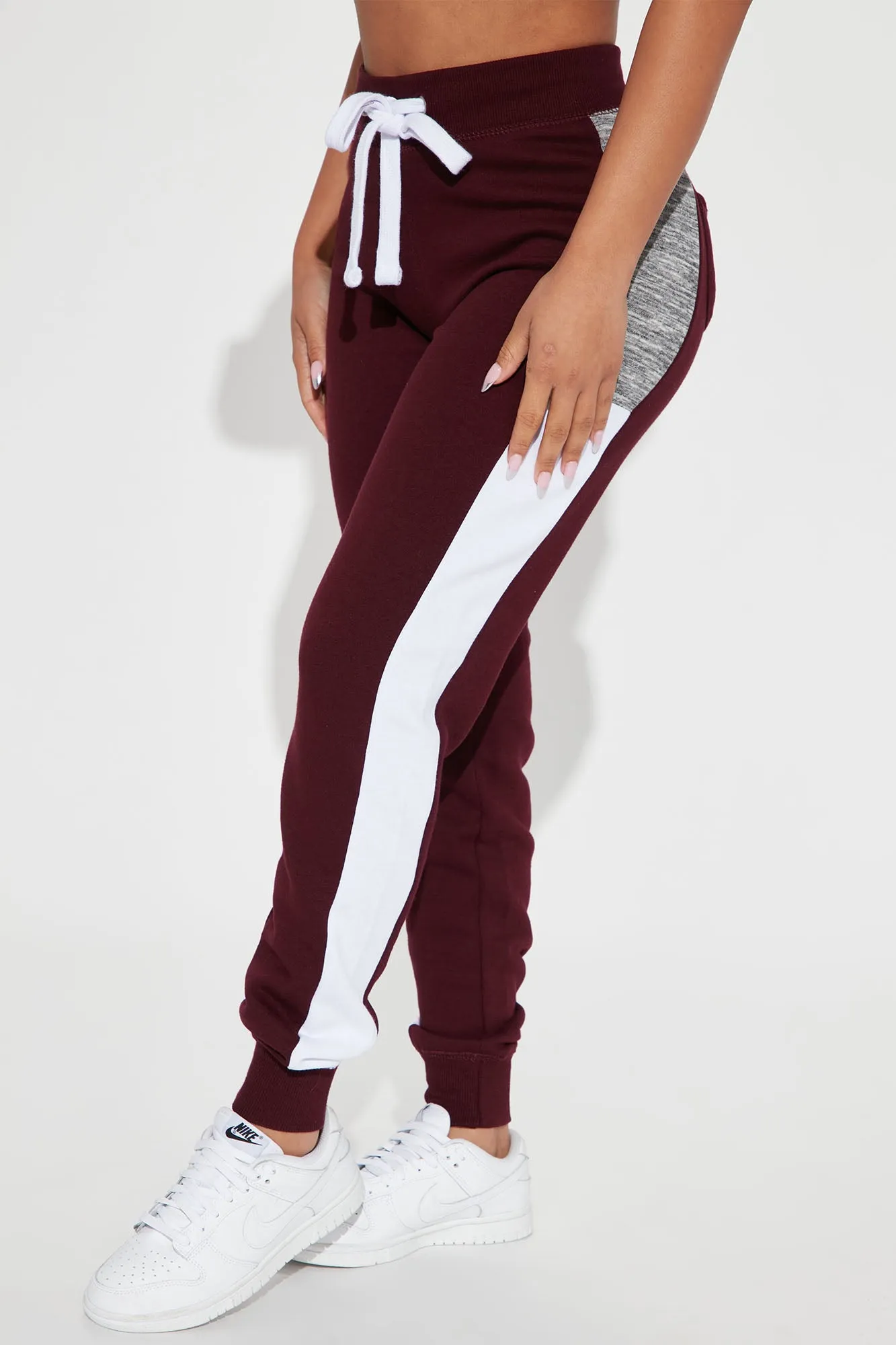 Analissa Jogger - Maroon